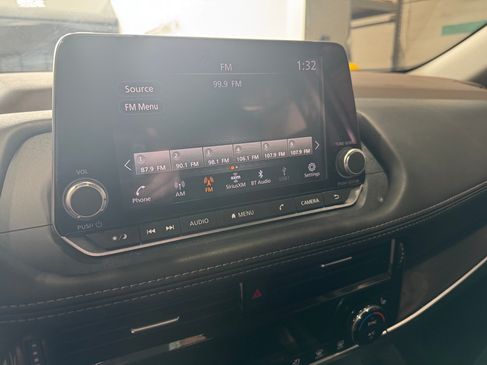 Thumbnail: 2023 Nissan Rogue - 4