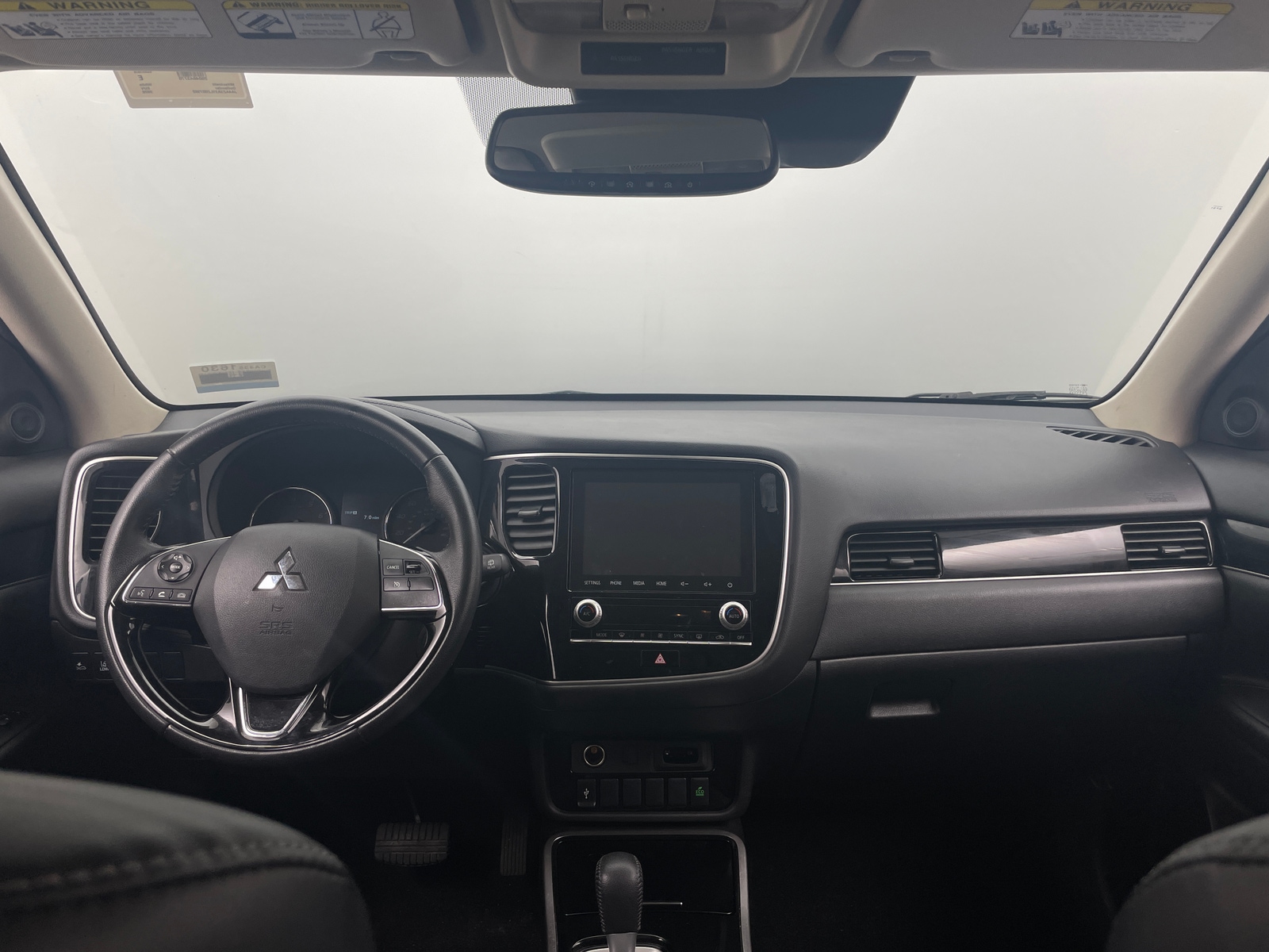 Thumbnail: 2020 Mitsubishi Outlander - 3