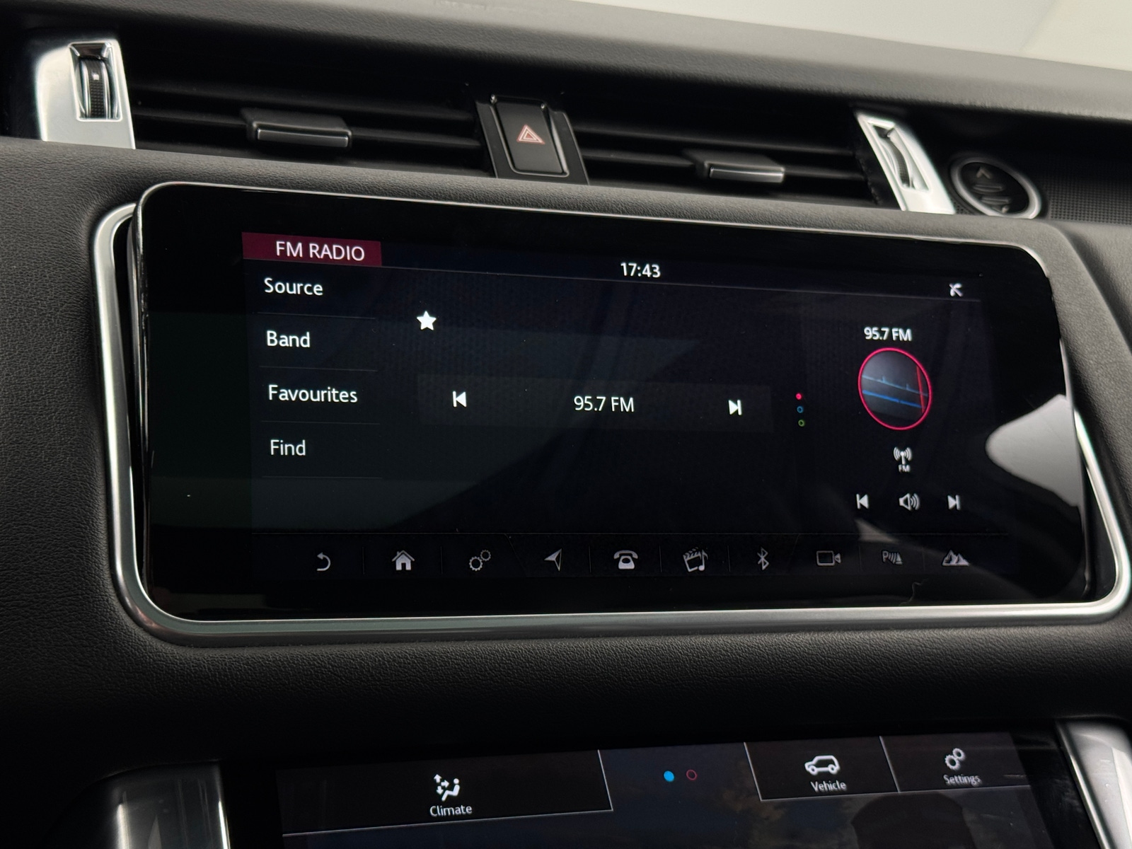 Thumbnail: 2020 Land Rover Range Rover Sport - 3