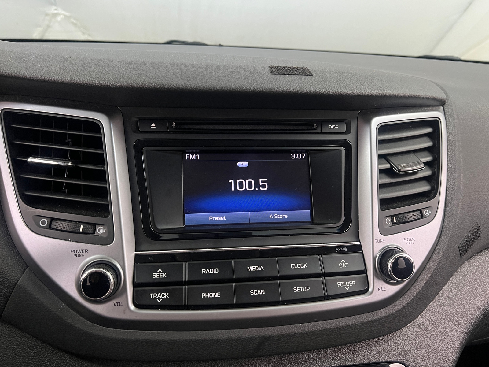 Thumbnail: 2017 Hyundai Tucson - 4