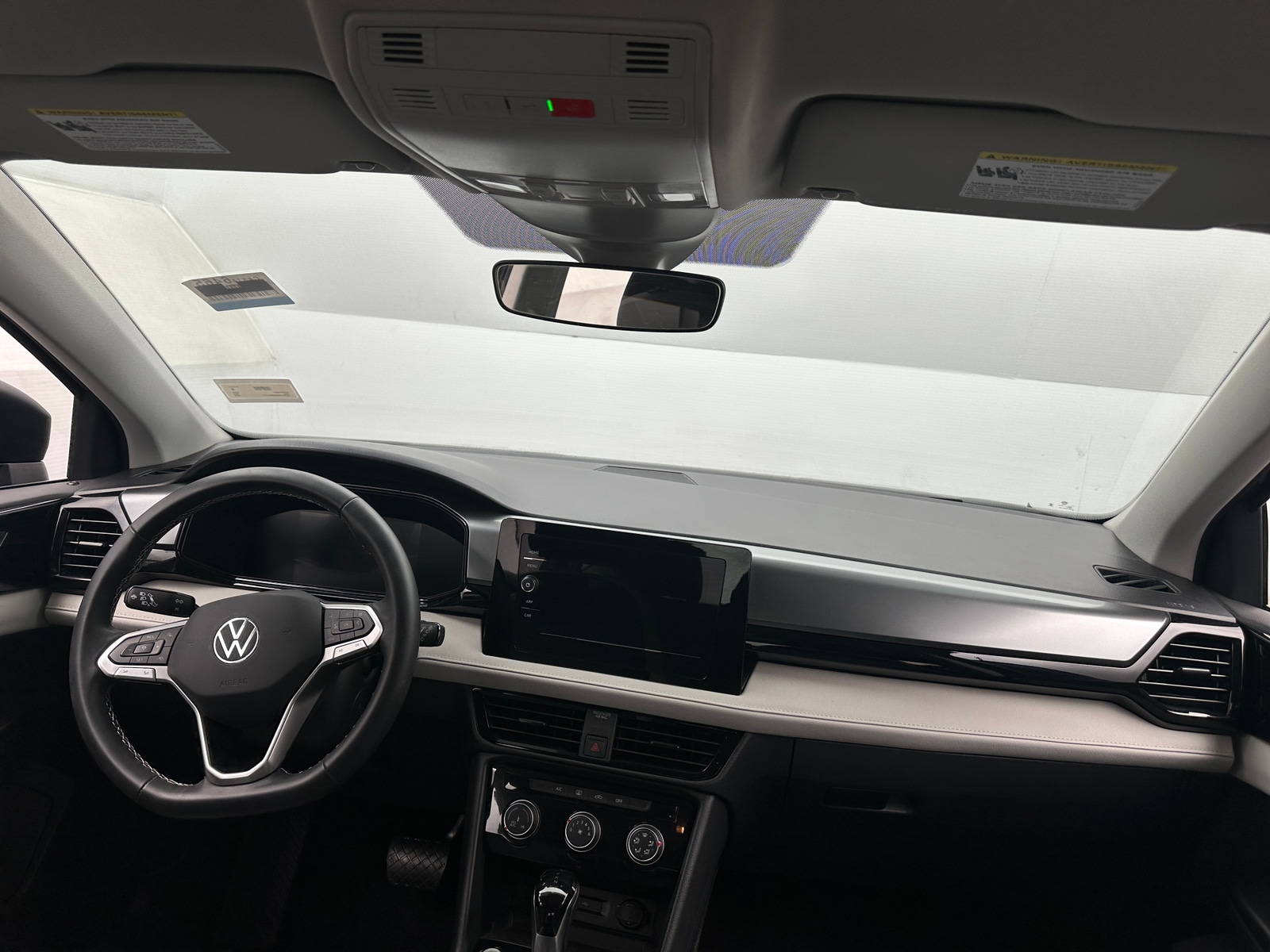 Thumbnail: 2025 Volkswagen Taos - 3