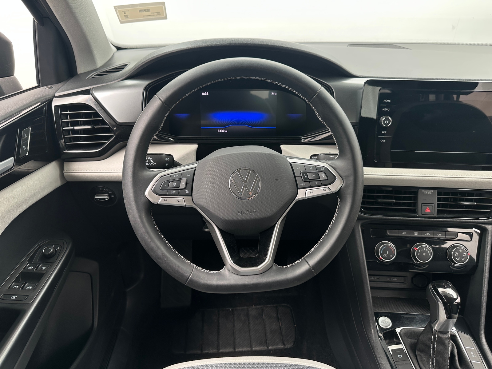 Thumbnail: 2025 Volkswagen Taos - 5