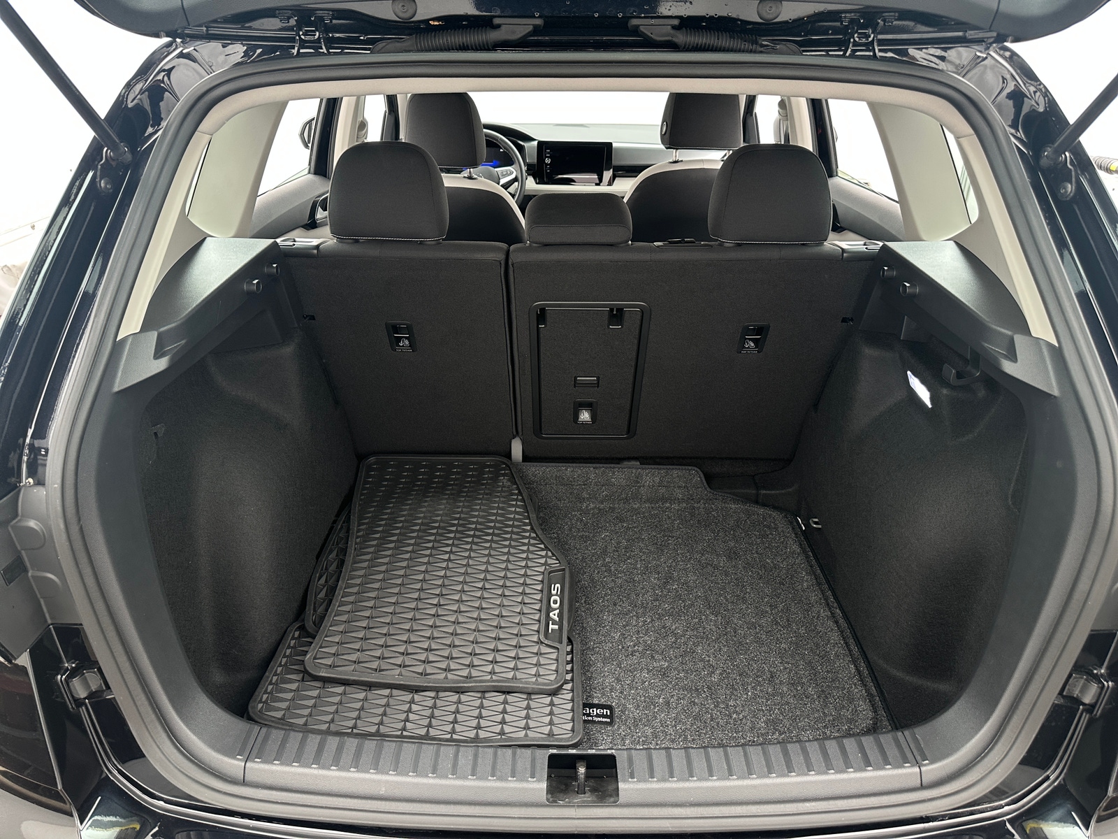 Thumbnail: 2025 Volkswagen Taos - 7