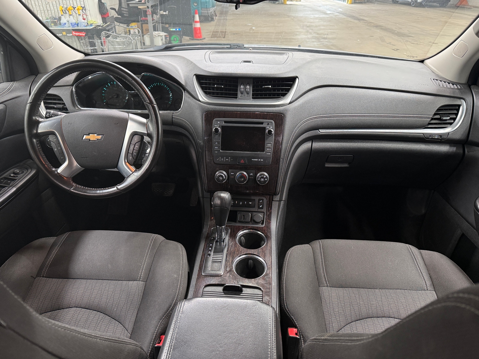 Thumbnail: 2017 Chevrolet Traverse - 3