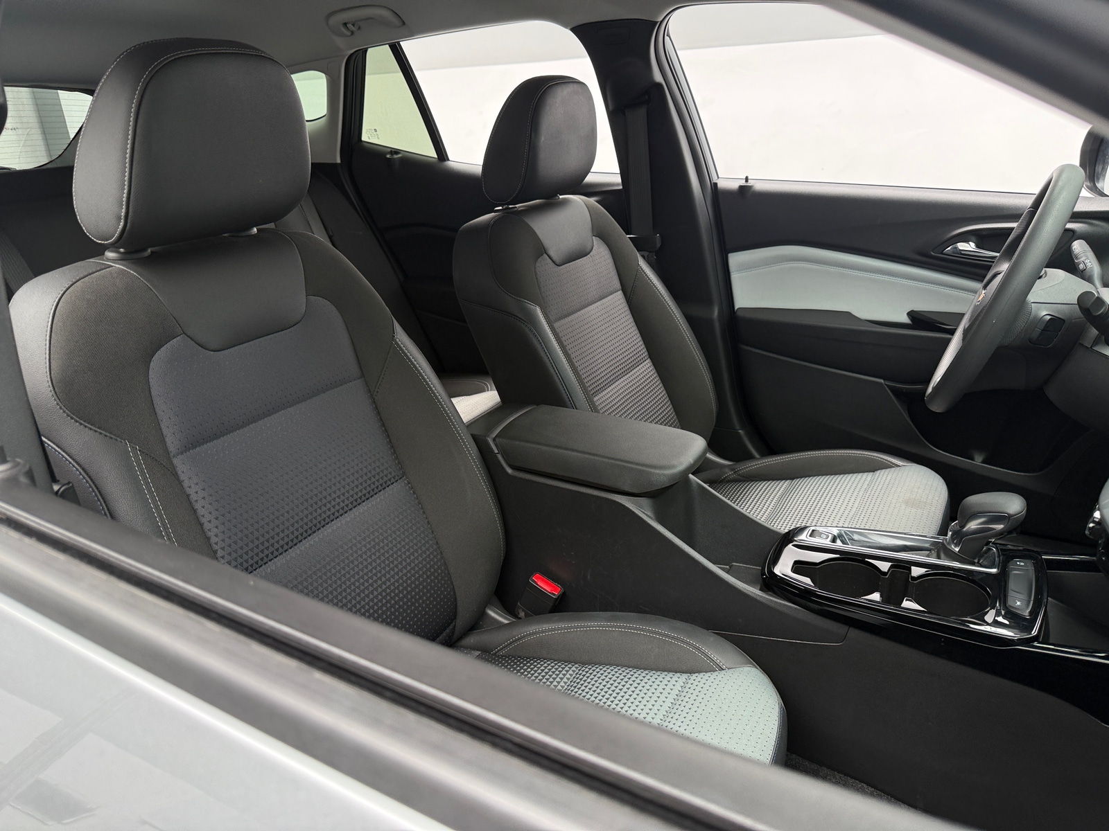 Thumbnail: 2025 Chevrolet Trax - 2