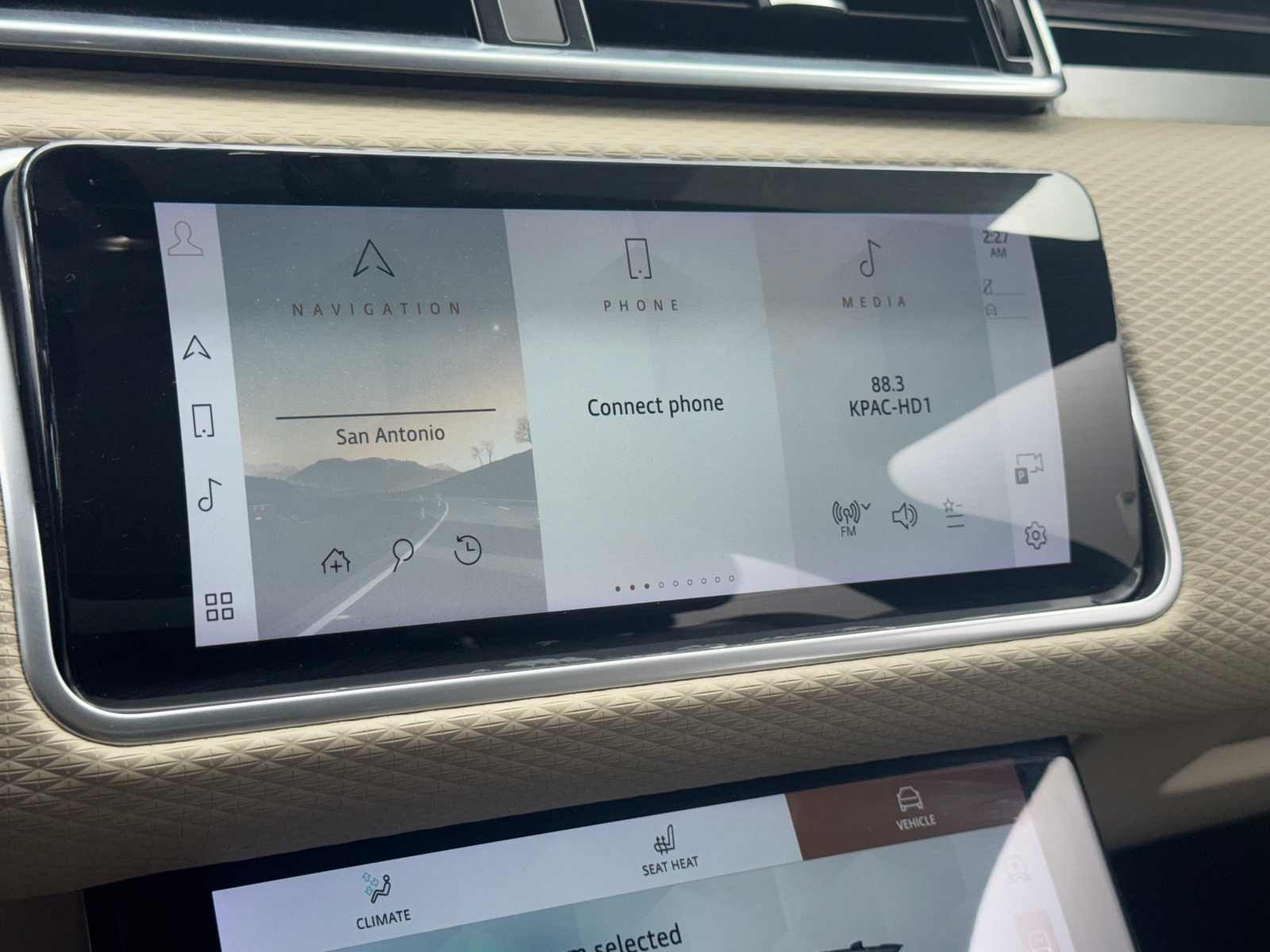 Thumbnail: 2021 Land Rover Range Rover Velar - 3