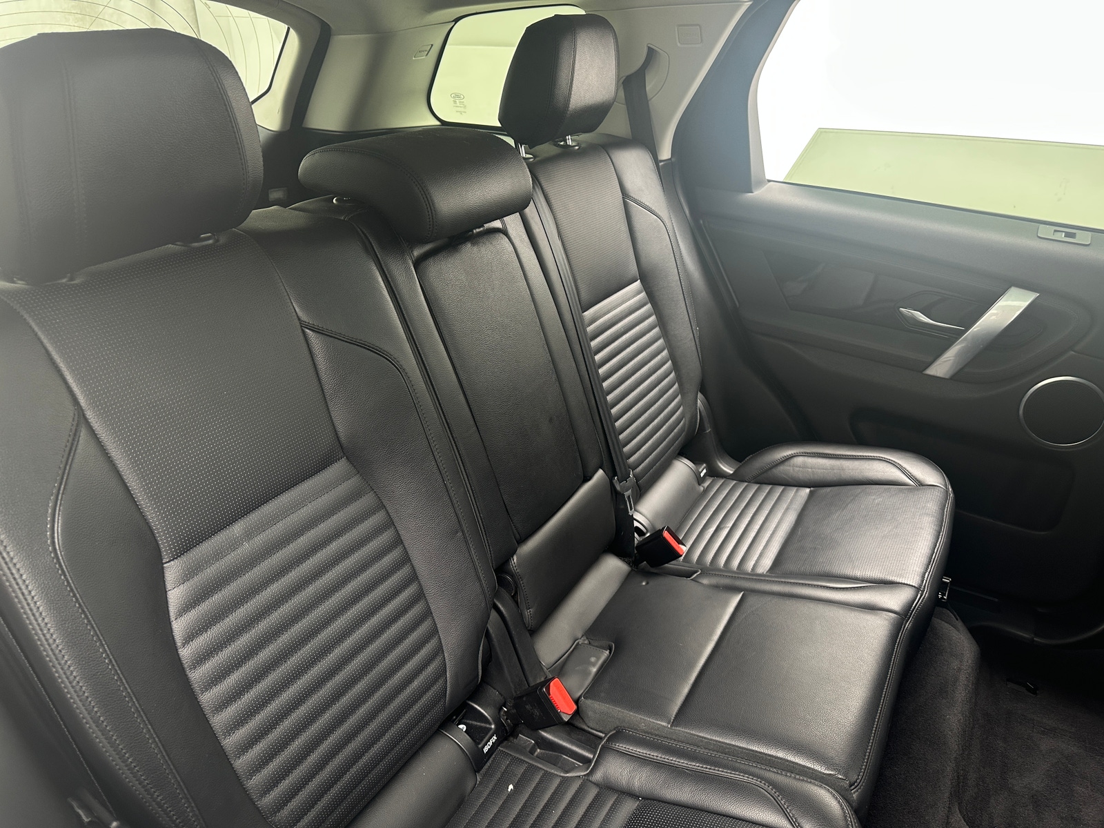 Thumbnail: 2020 Land Rover Discovery Sport - 5