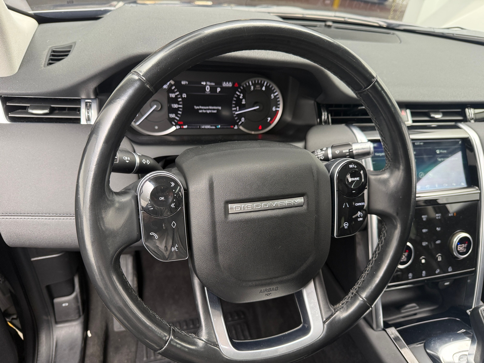 Thumbnail: 2020 Land Rover Discovery Sport - 4