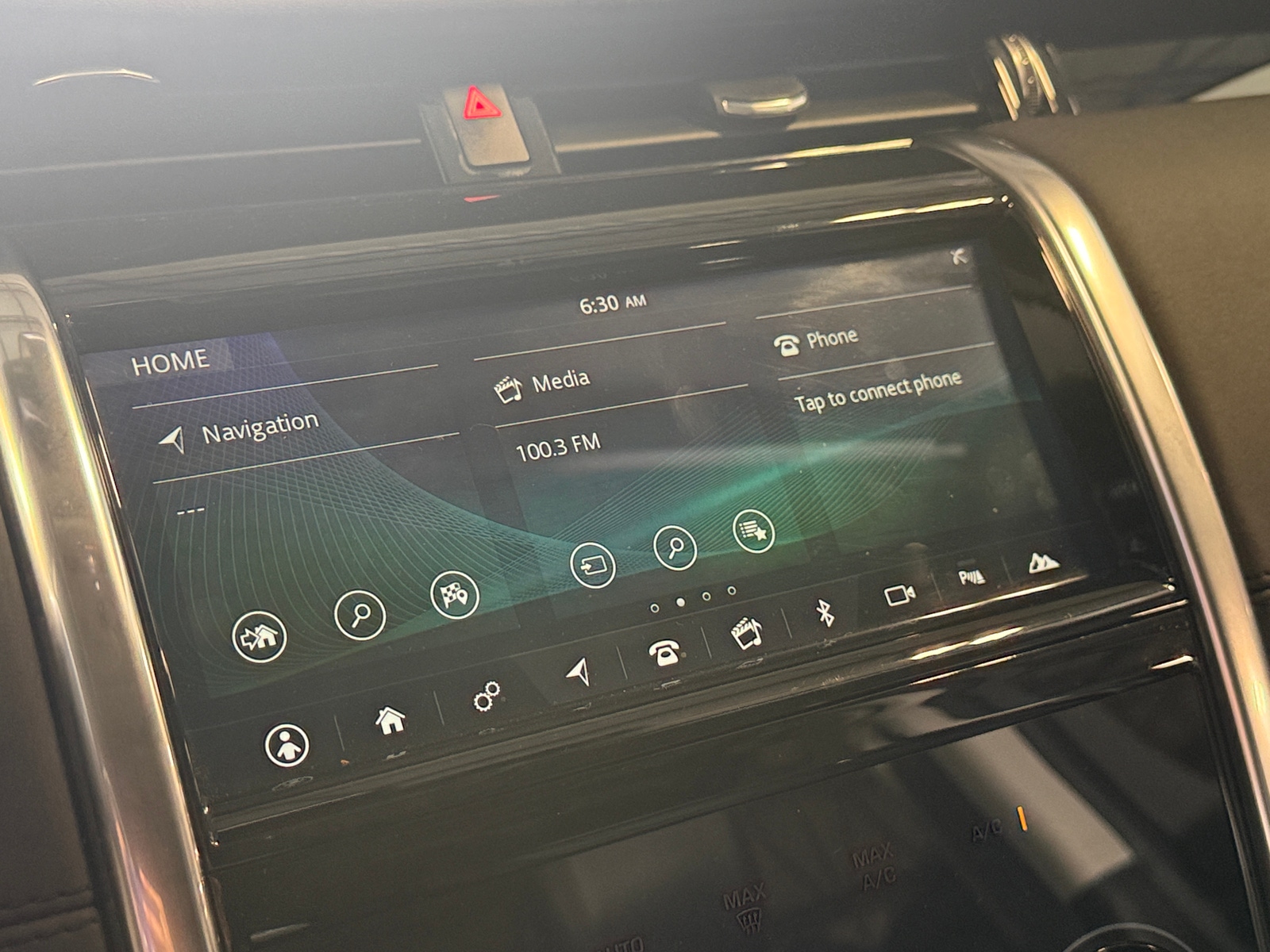 Thumbnail: 2020 Land Rover Discovery Sport - 3