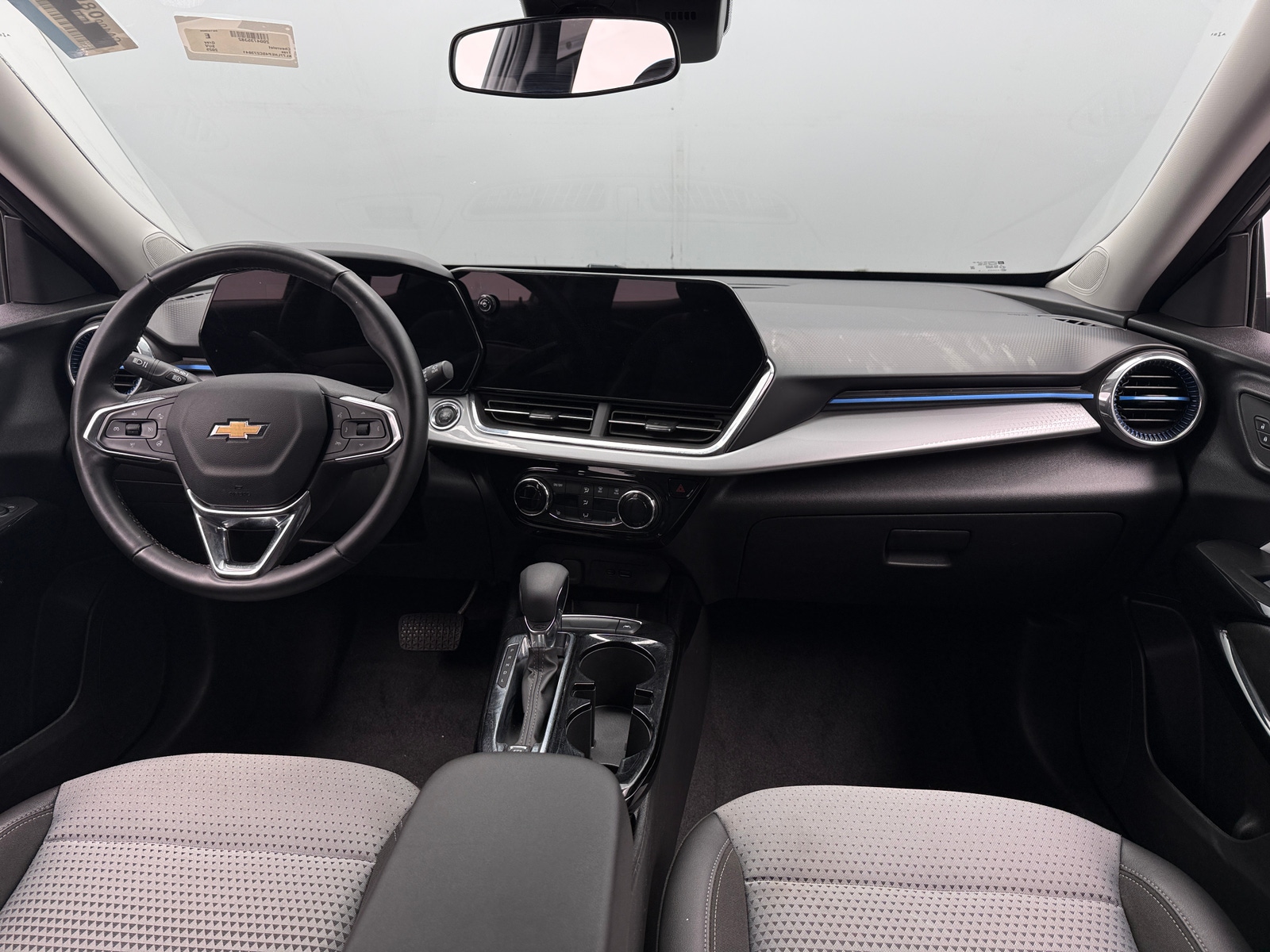 Thumbnail: 2025 Chevrolet Trax - 3