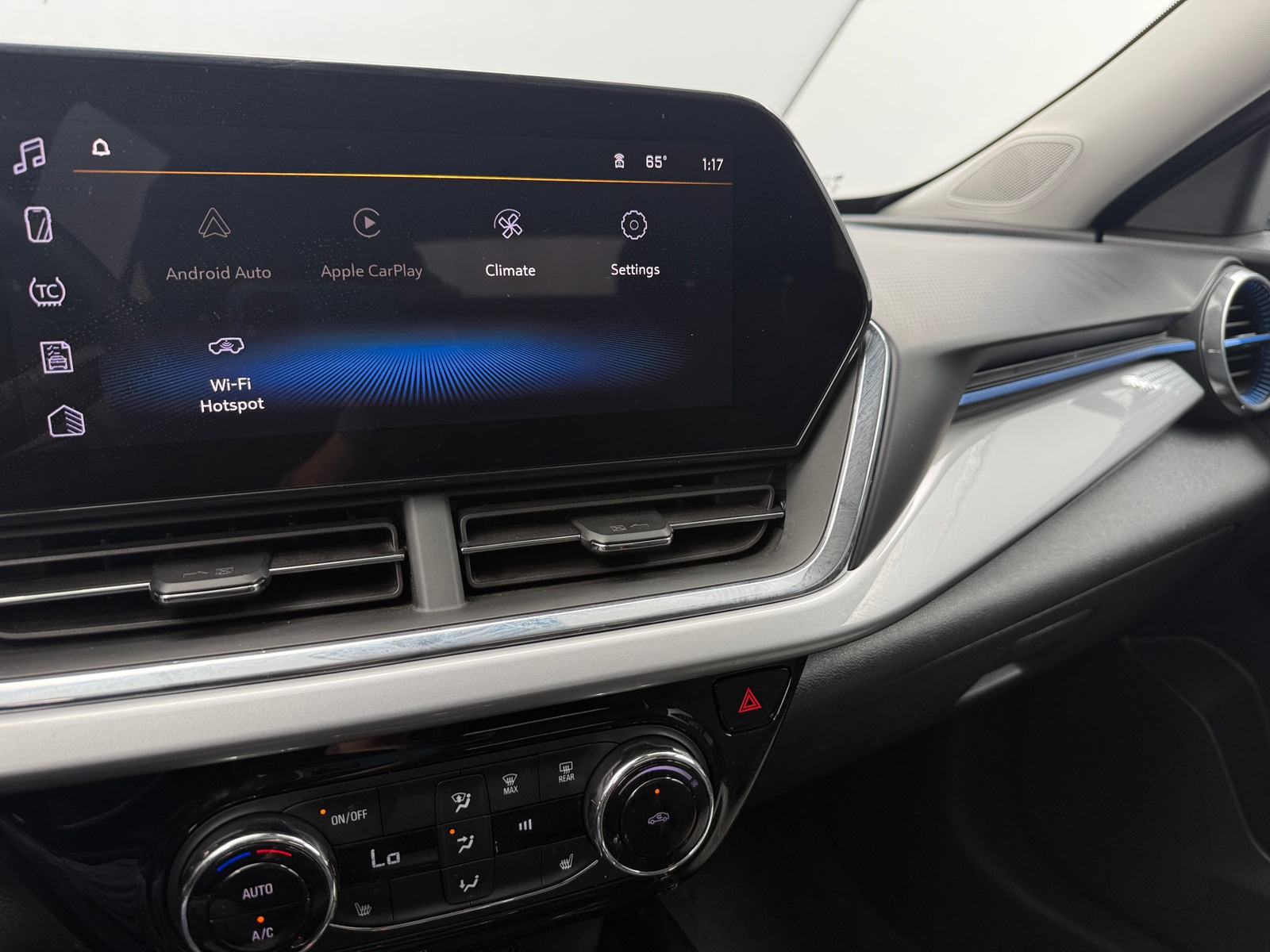 Thumbnail: 2025 Chevrolet Trax - 4