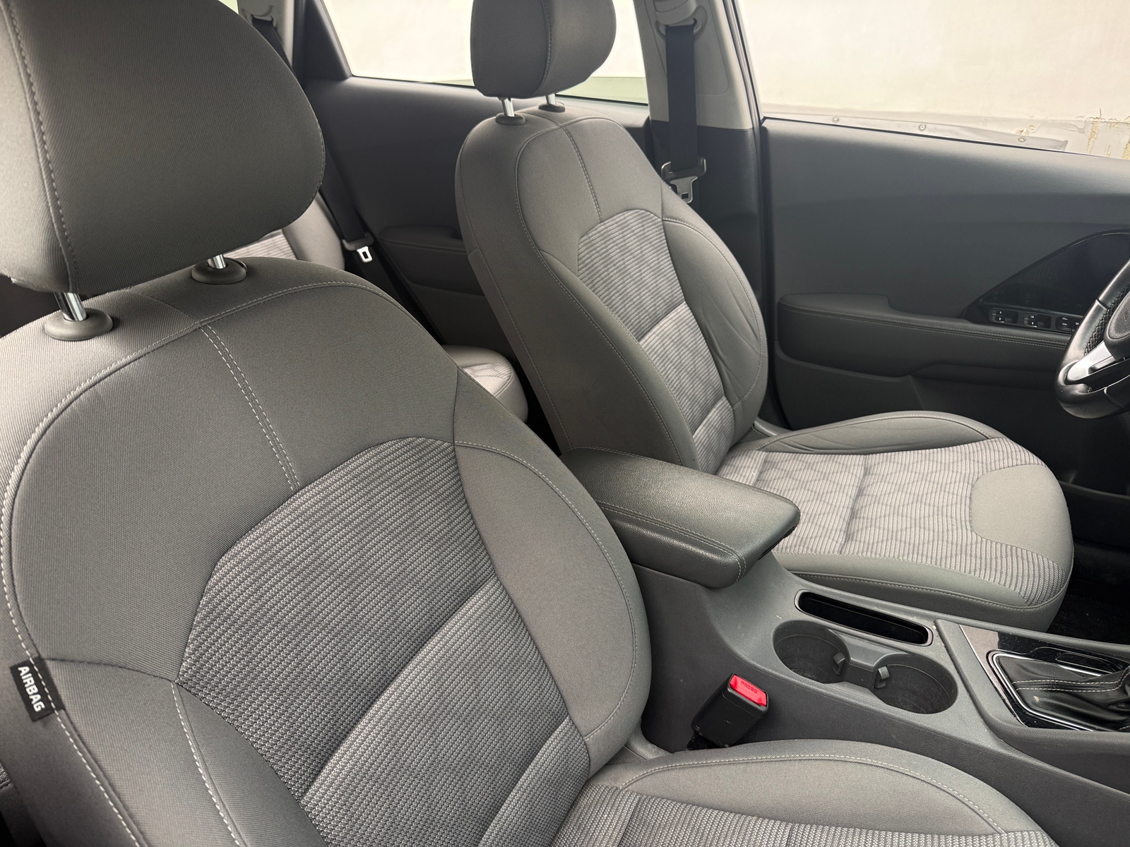Thumbnail: 2020 Kia Niro - 2