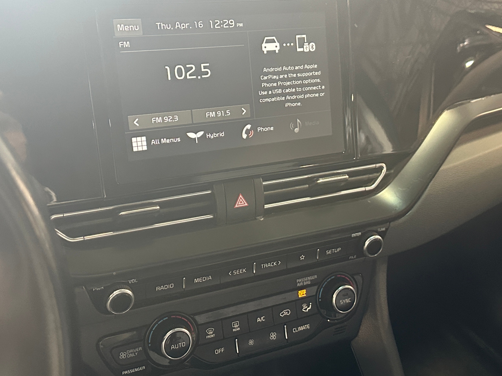 Thumbnail: 2020 Kia Niro - 4