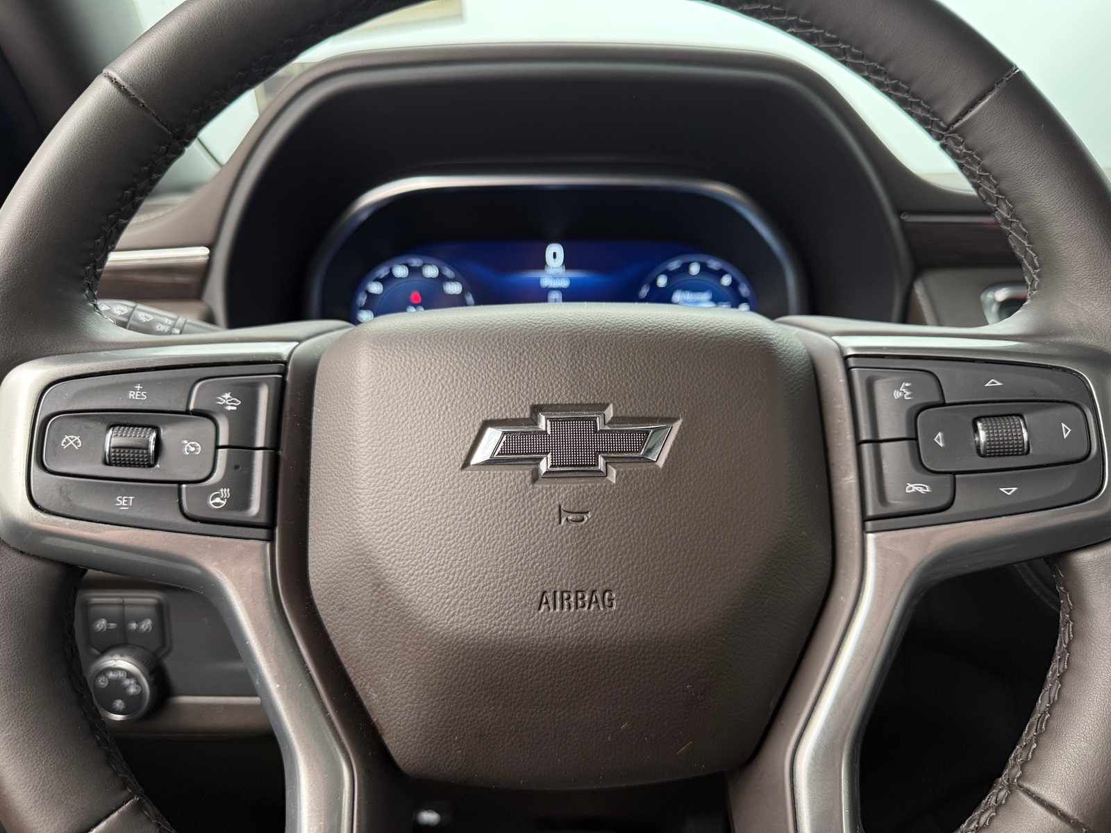 Thumbnail: 2024 Chevrolet Suburban - 4
