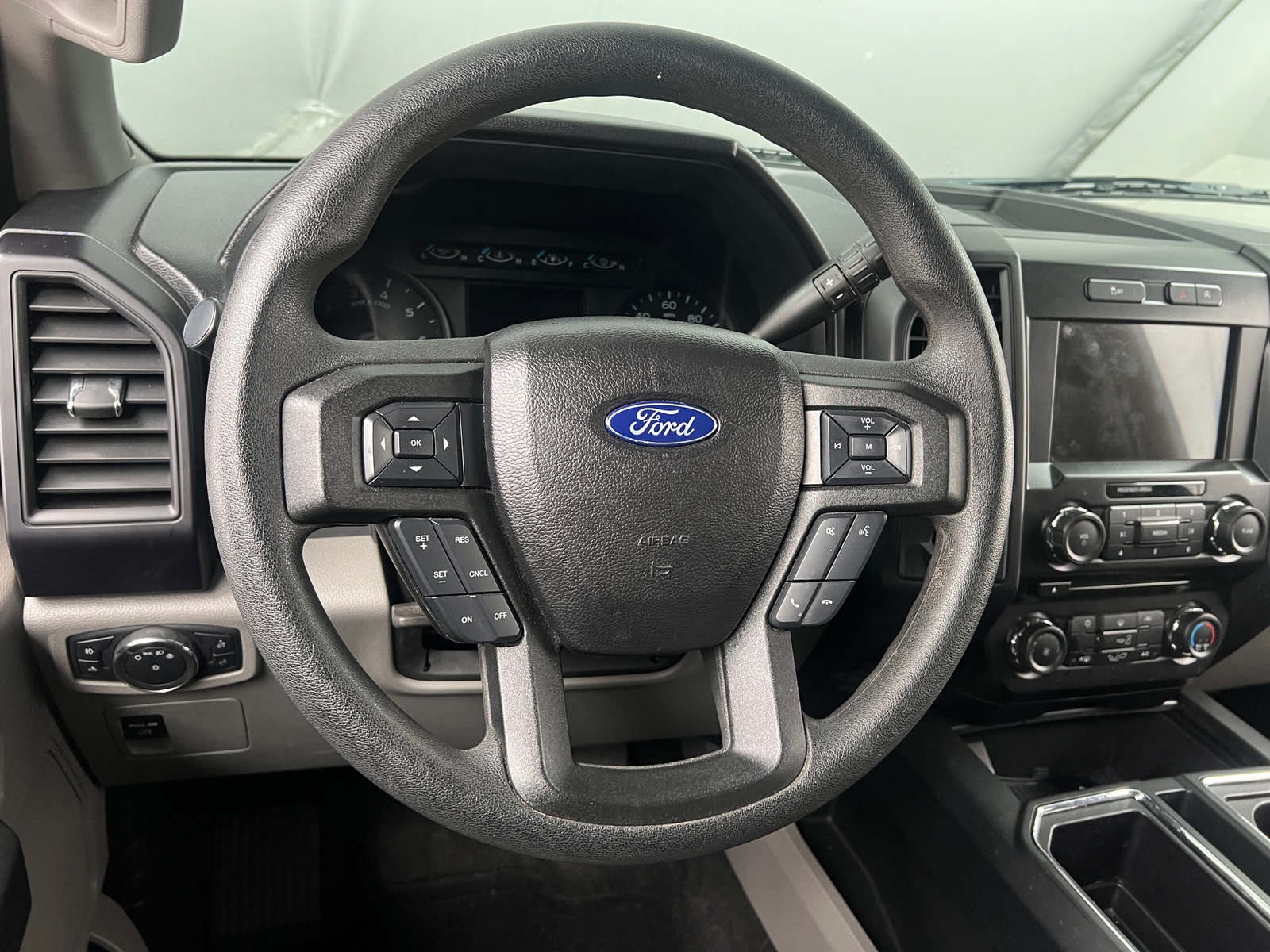 Thumbnail: 2017 Ford Econoline - 5