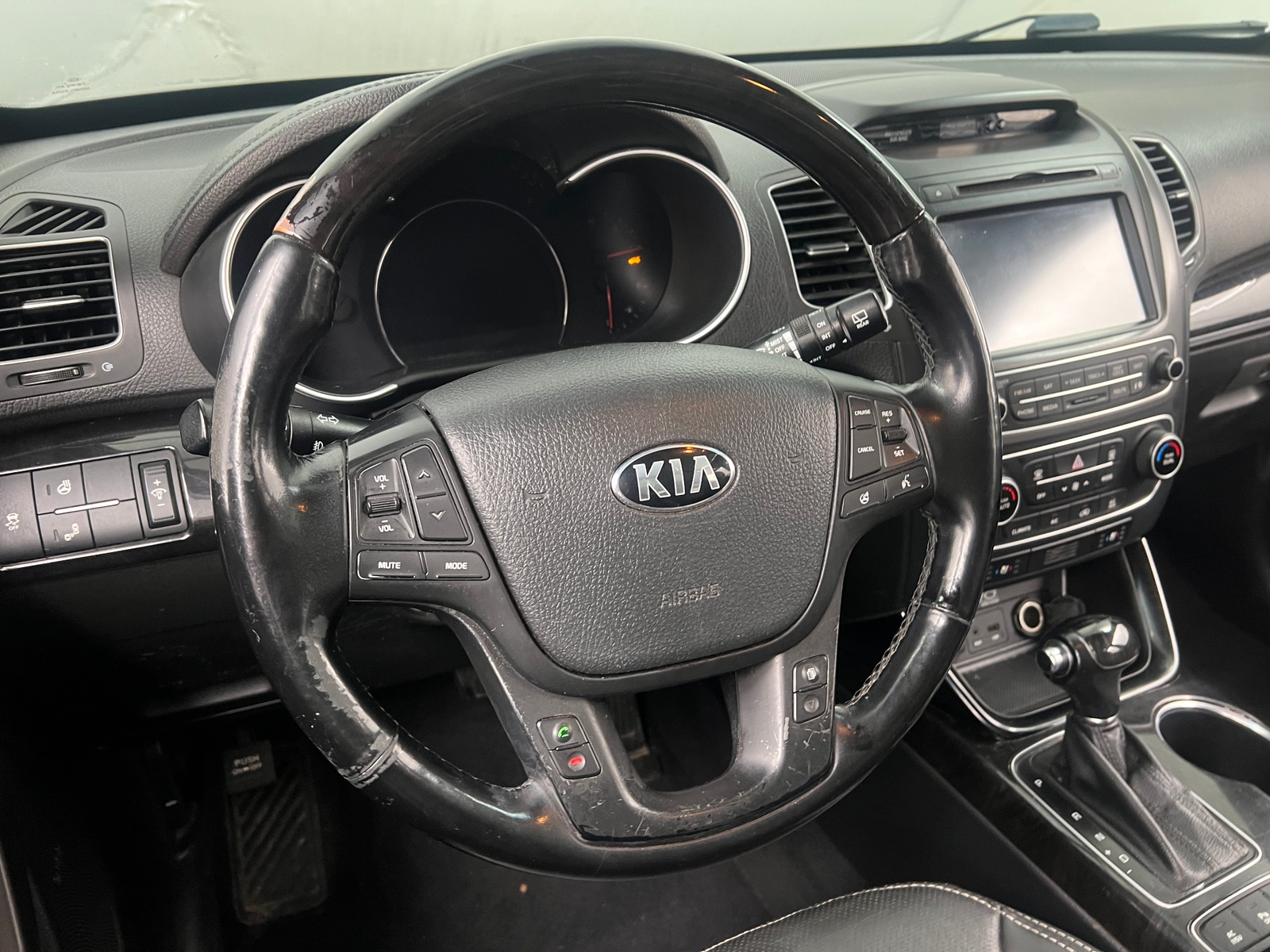 Thumbnail: 2015 Kia Sorento - 4