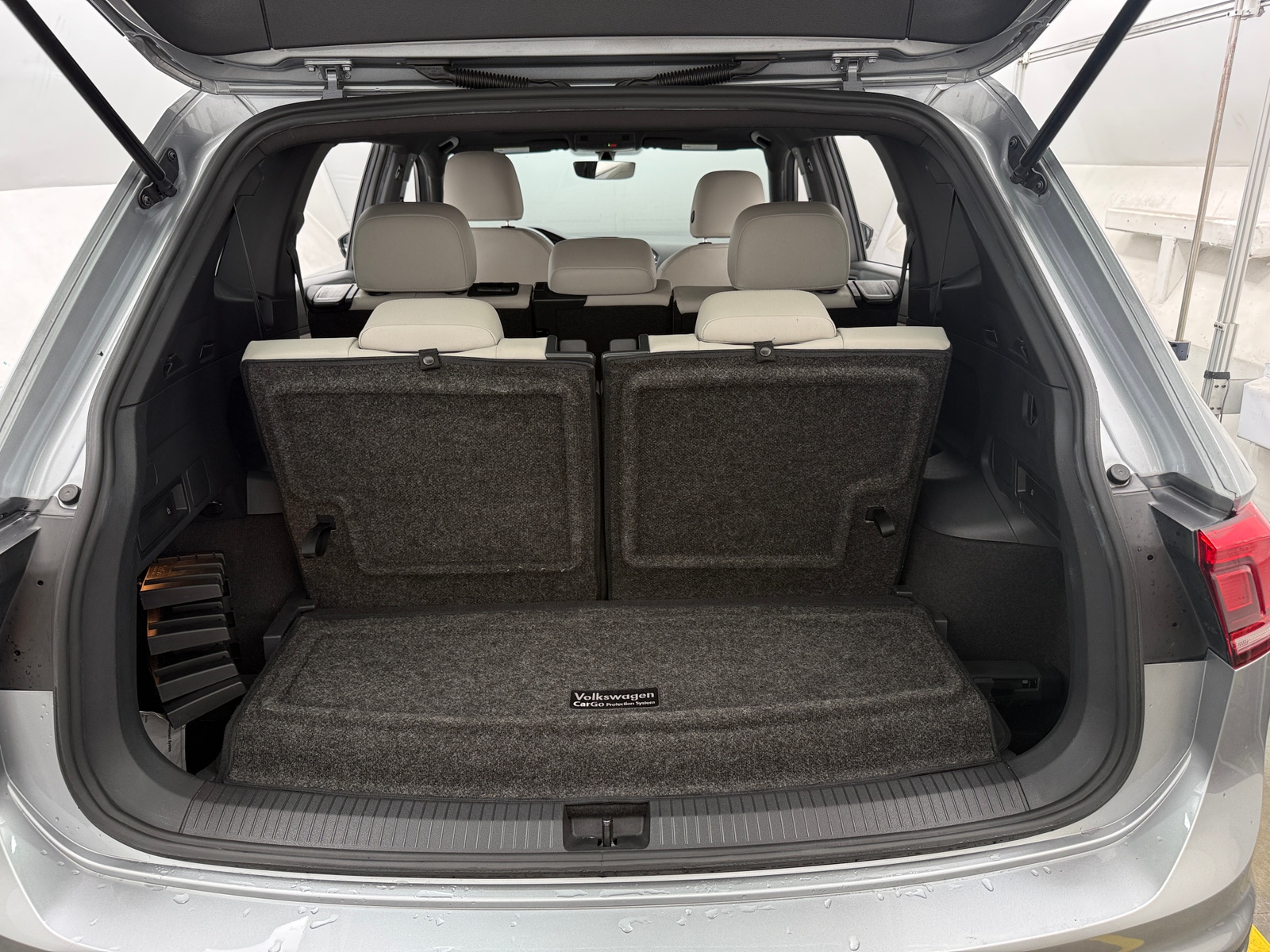 Thumbnail: 2021 Volkswagen Tiguan - 6