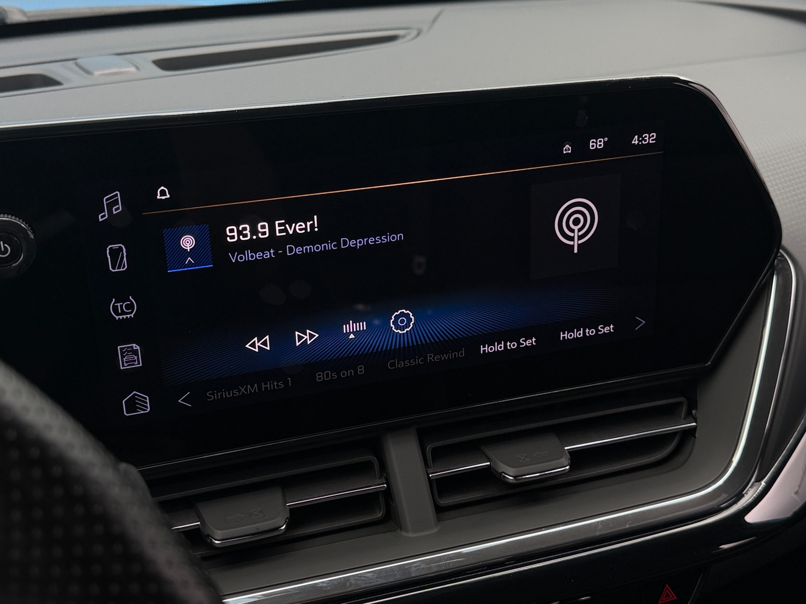 Thumbnail: 2025 Chevrolet Trax - 3