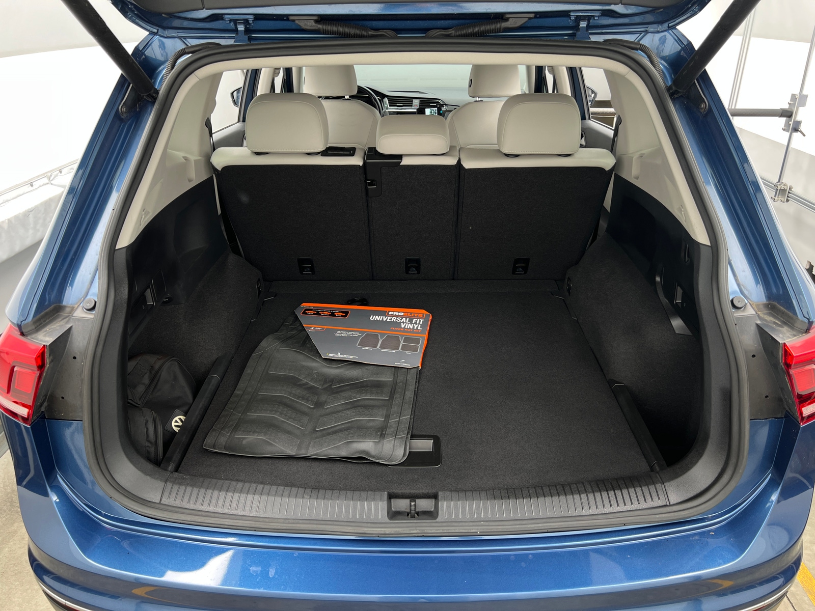 Thumbnail: 2018 Volkswagen Tiguan - 6