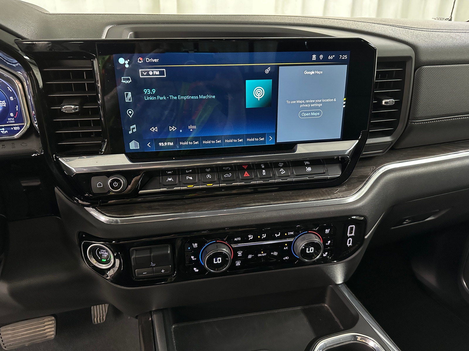 Thumbnail: 2023 Chevrolet Silverado 1500 - 3