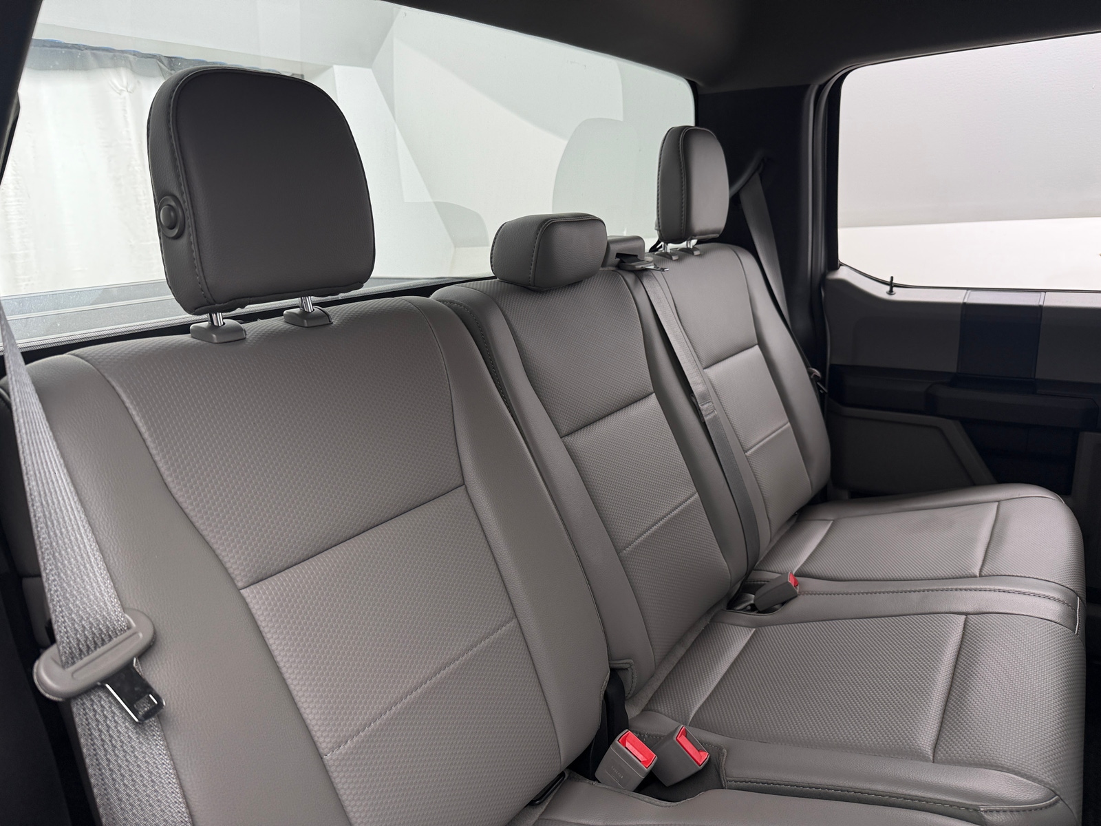 Thumbnail: 2018 Ford Econoline - 6