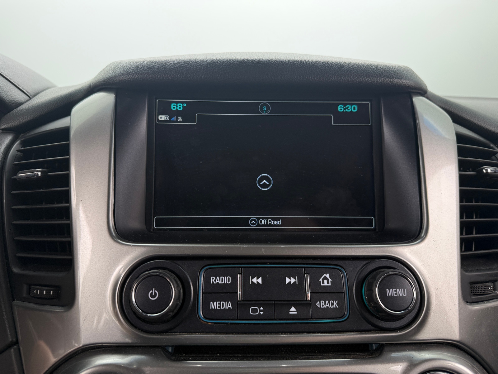 Thumbnail: 2019 Chevrolet Tahoe - 3