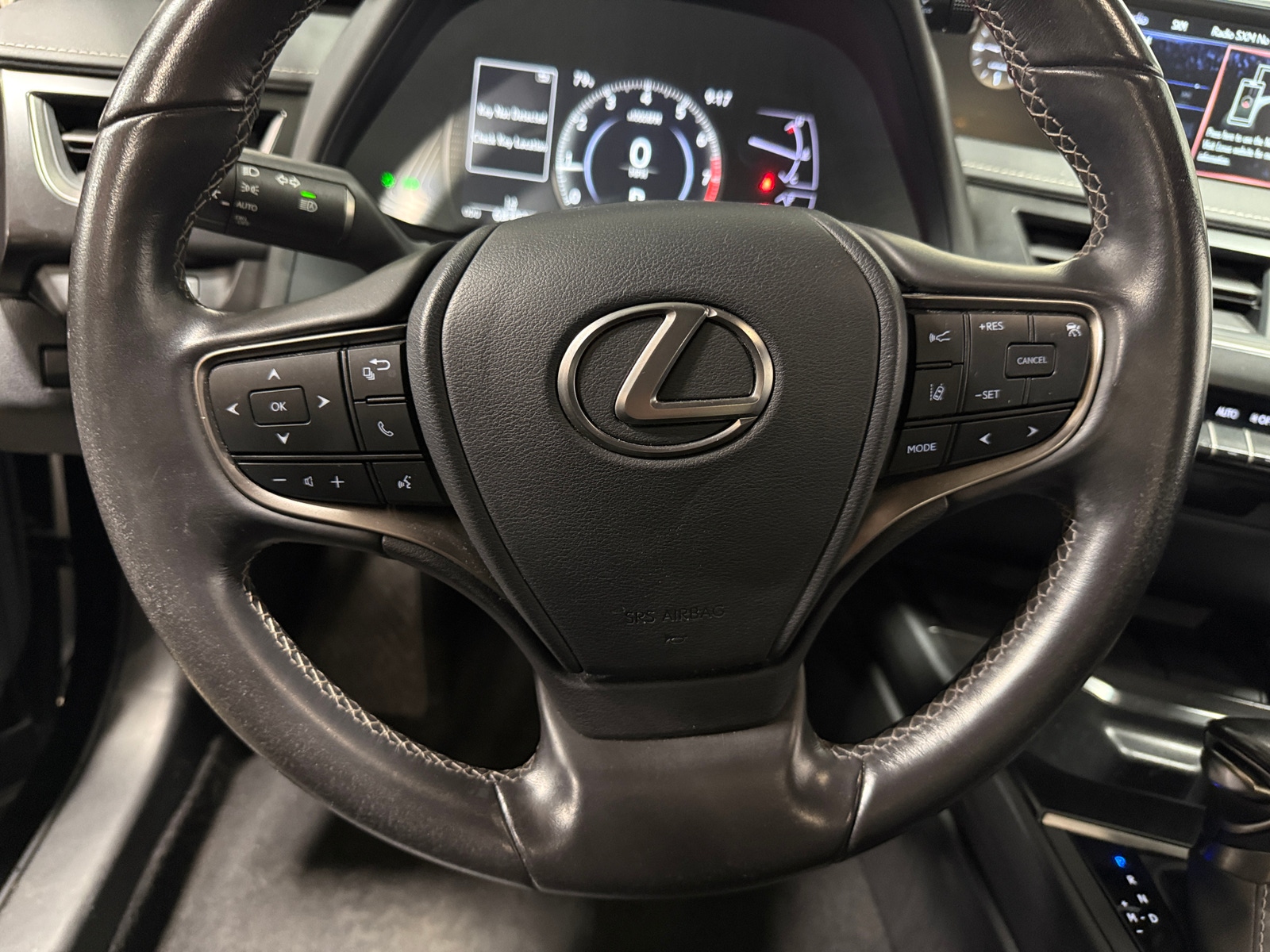 Thumbnail: 2019 Lexus UX - 4