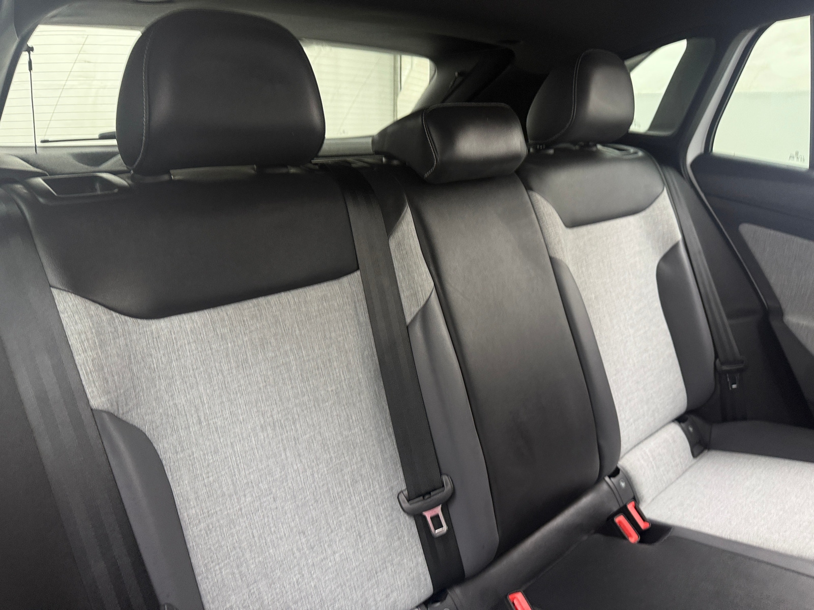 Thumbnail: 2023 Volkswagen ID.4 - 6