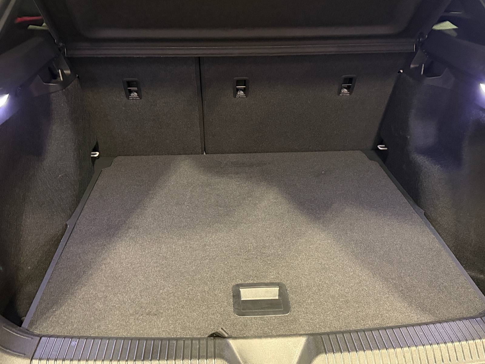 Thumbnail: 2023 Volkswagen ID.4 - 7