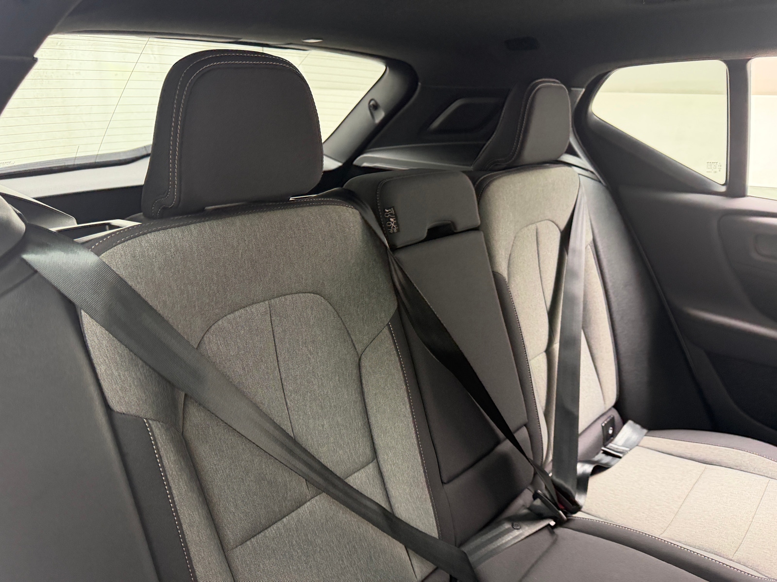 Thumbnail: 2025 Volvo XC40 - 6