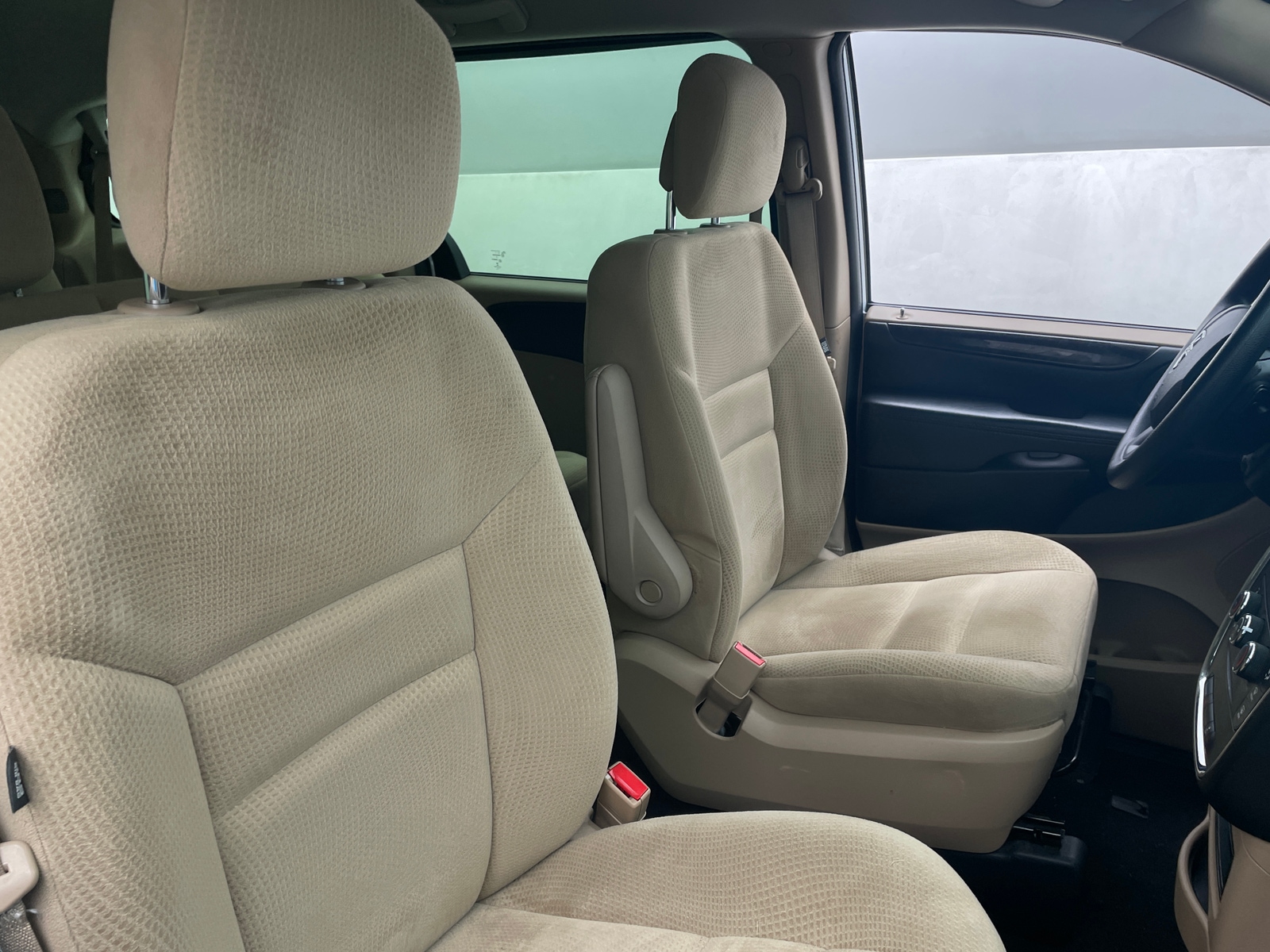 Thumbnail: 2016 Dodge Grand Caravan - 2