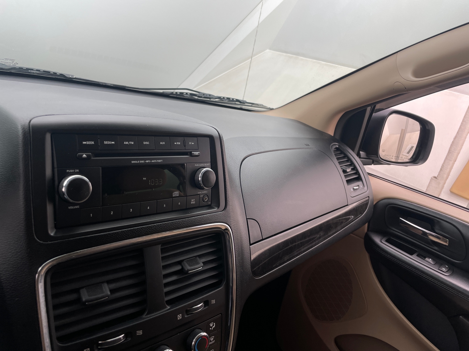 Thumbnail: 2016 Dodge Grand Caravan - 4