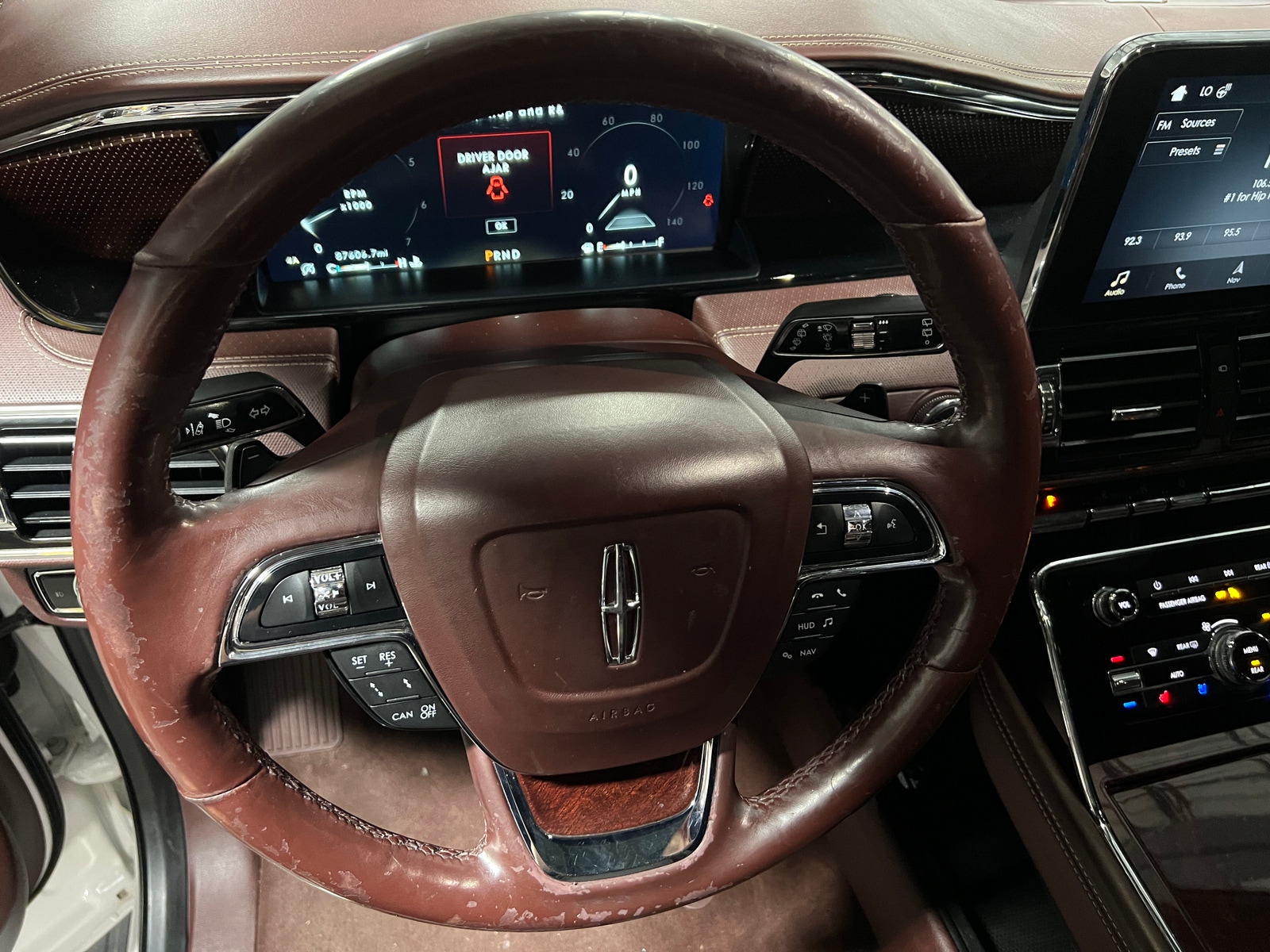 Thumbnail: 2019 Lincoln Navigator L - 4