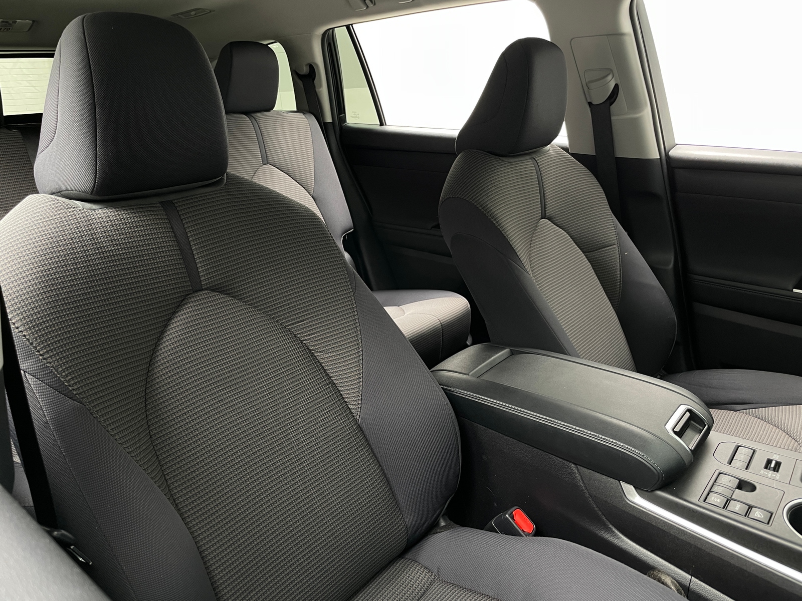 Thumbnail: 2023 Toyota Highlander - 2