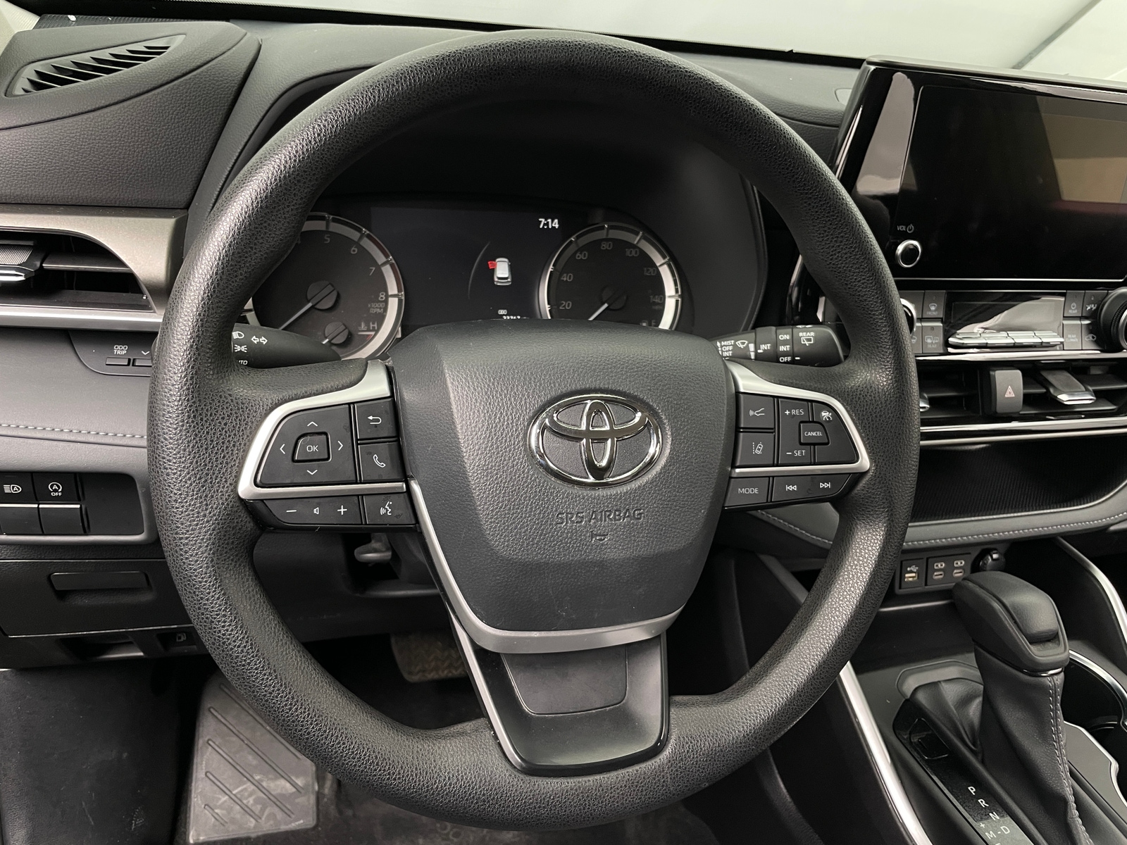 Thumbnail: 2023 Toyota Highlander - 5