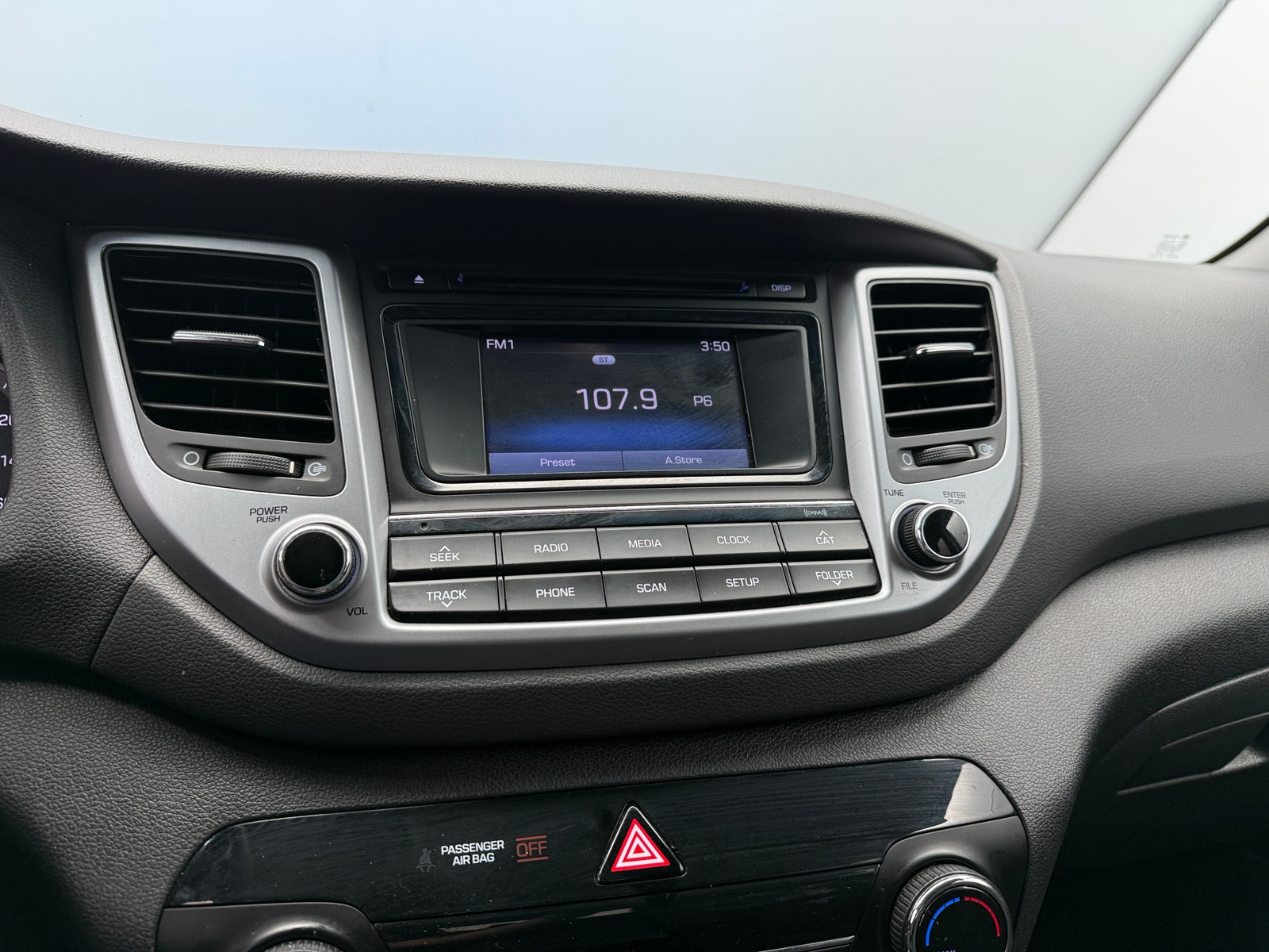 Thumbnail: 2016 Hyundai Tucson - 4