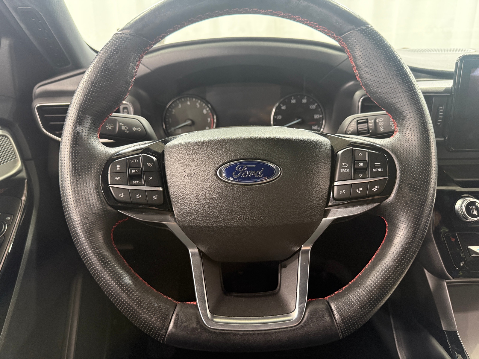 Thumbnail: 2022 Ford Explorer - 4