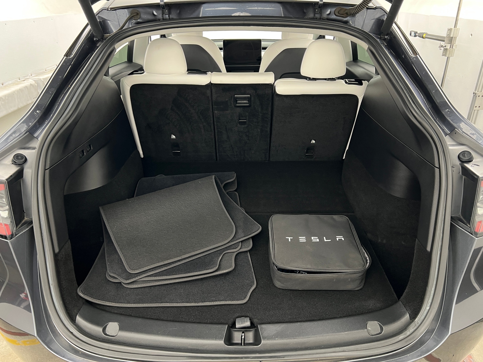 Thumbnail: 2022 Tesla Model Y - 6