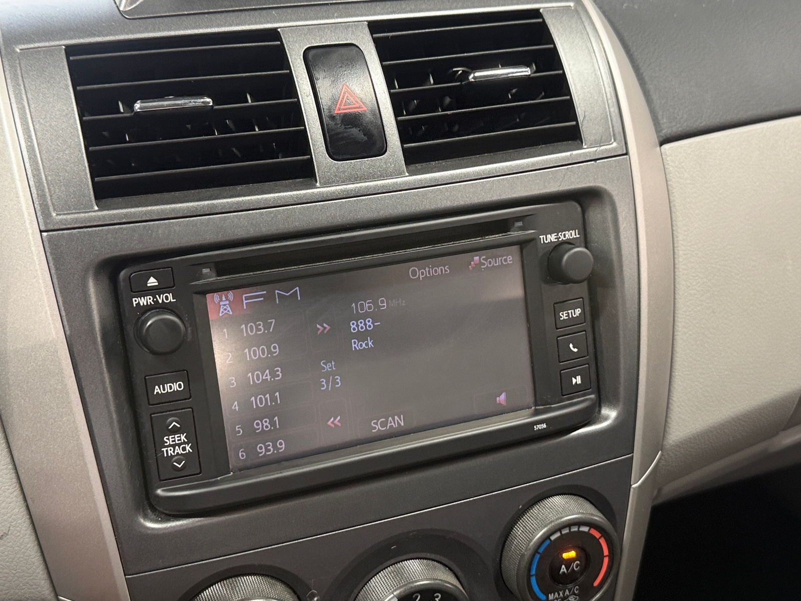 Thumbnail: 2013 Toyota Corolla - 4