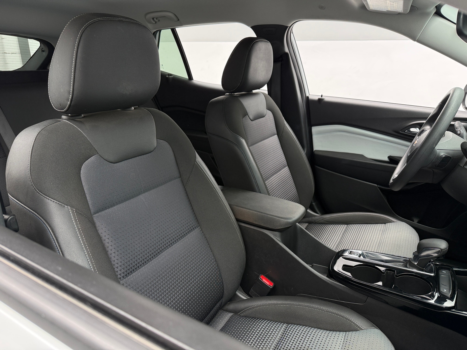 Thumbnail: 2025 Chevrolet Trax - 2