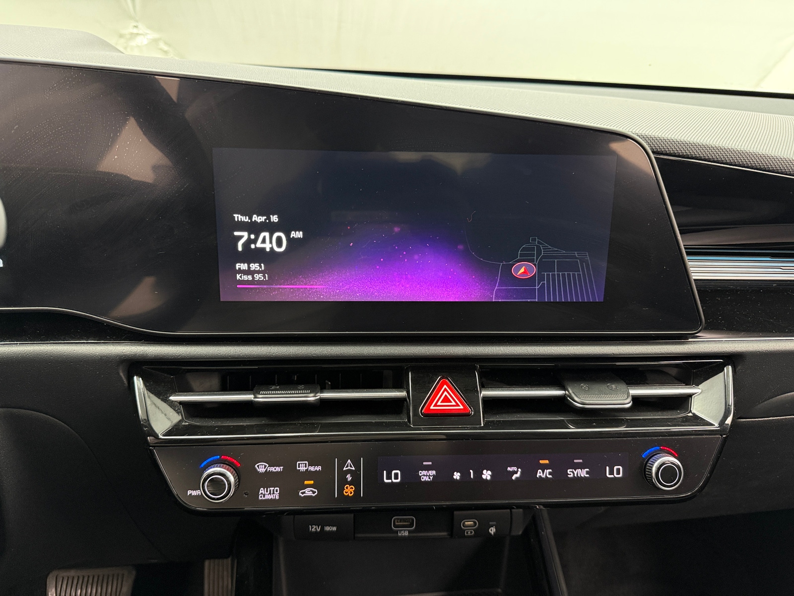 Thumbnail: 2023 Kia Niro - 3