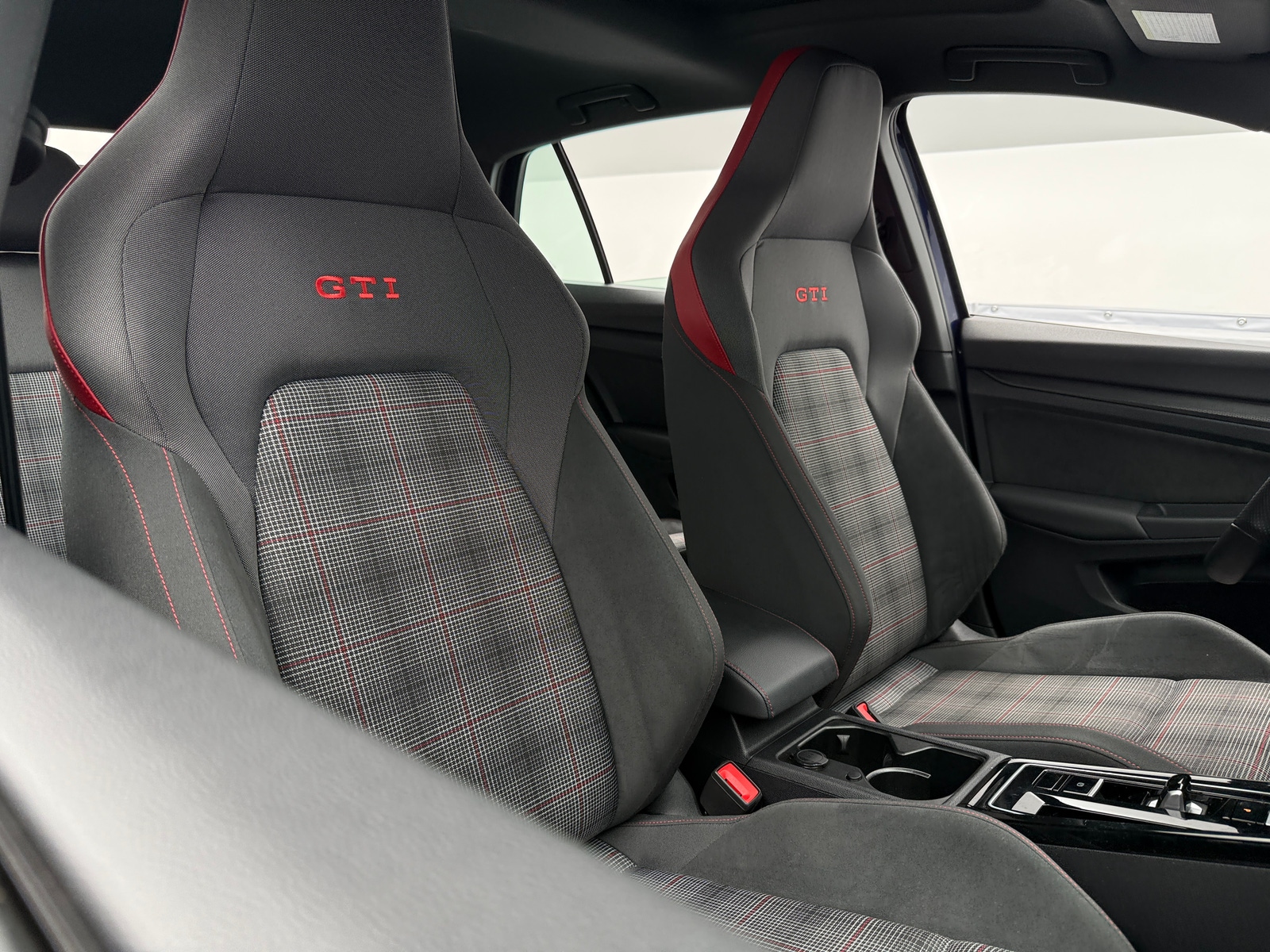 Thumbnail: 2024 Volkswagen Golf - 2