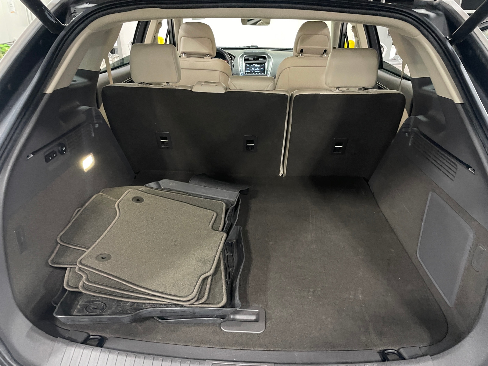 Thumbnail: 2019 Lincoln Nautilus - 6