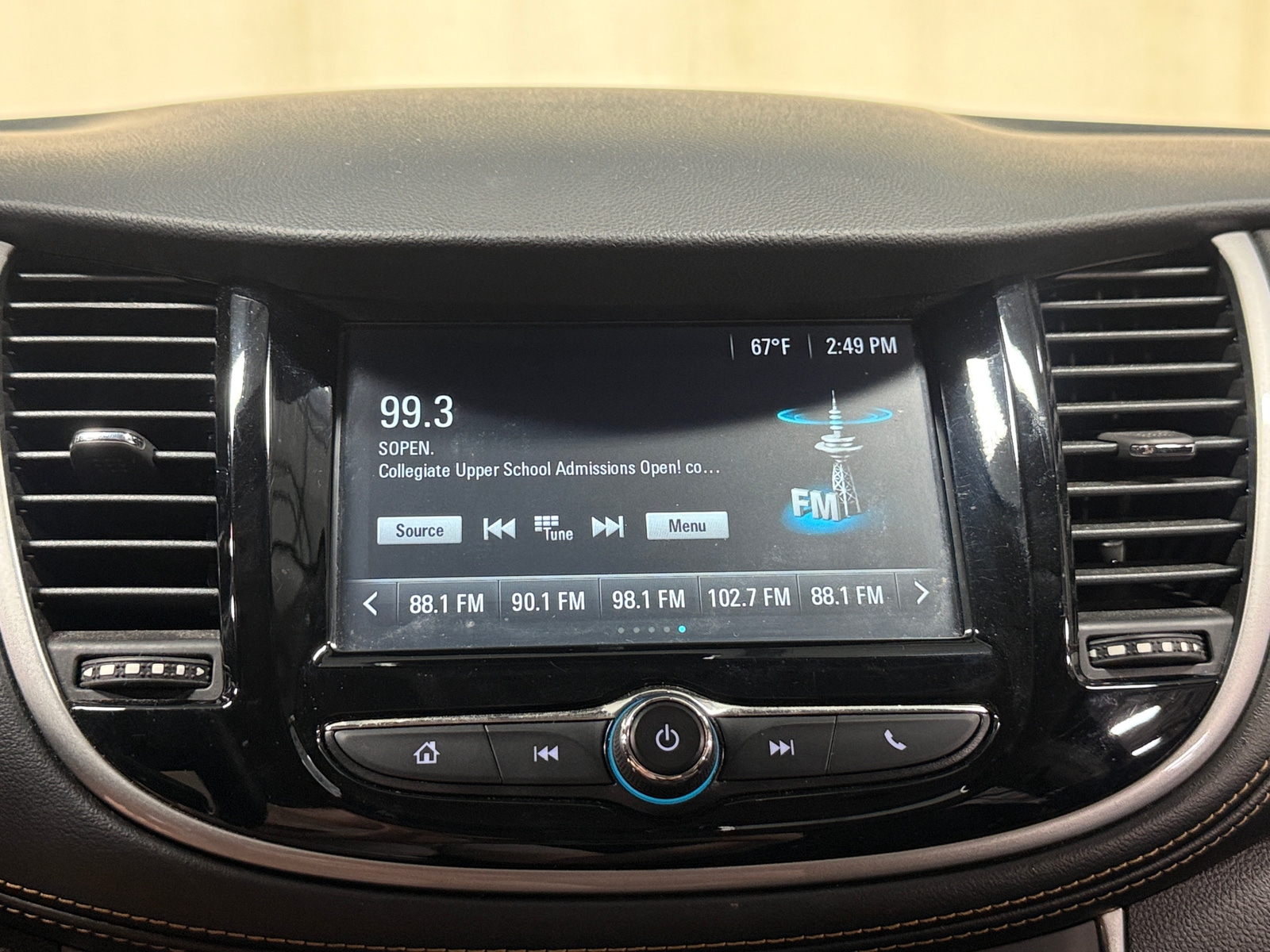 Thumbnail: 2017 Chevrolet Trax - 4