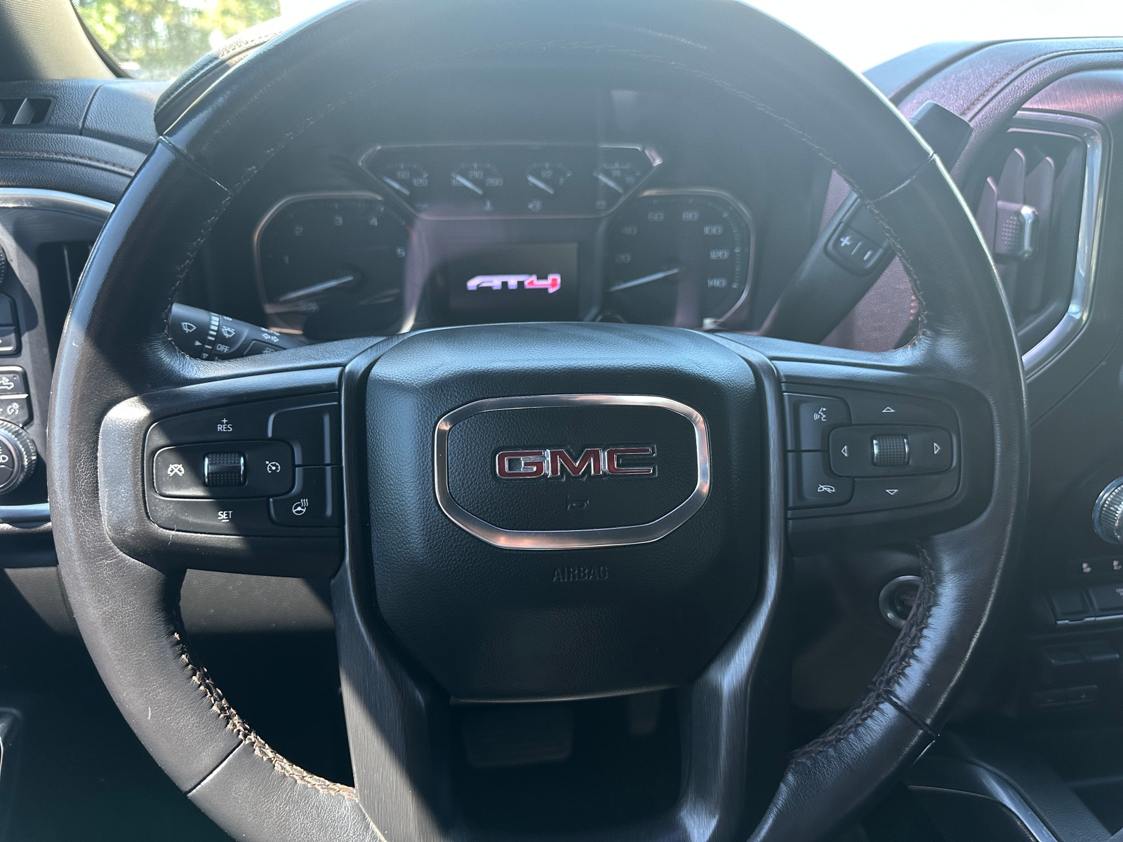 Thumbnail: 2022 GMC Sierra 2500 - 4