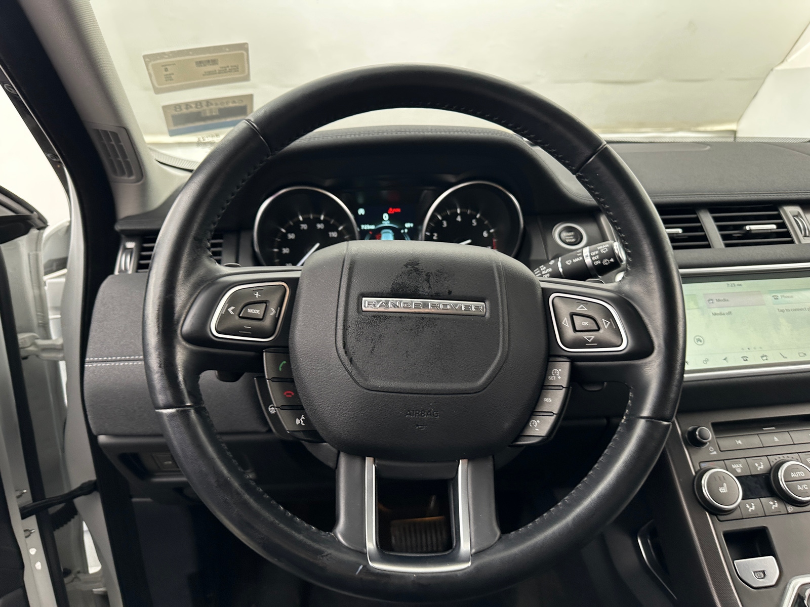 Thumbnail: 2019 Land Rover Range Rover Evoque - 4