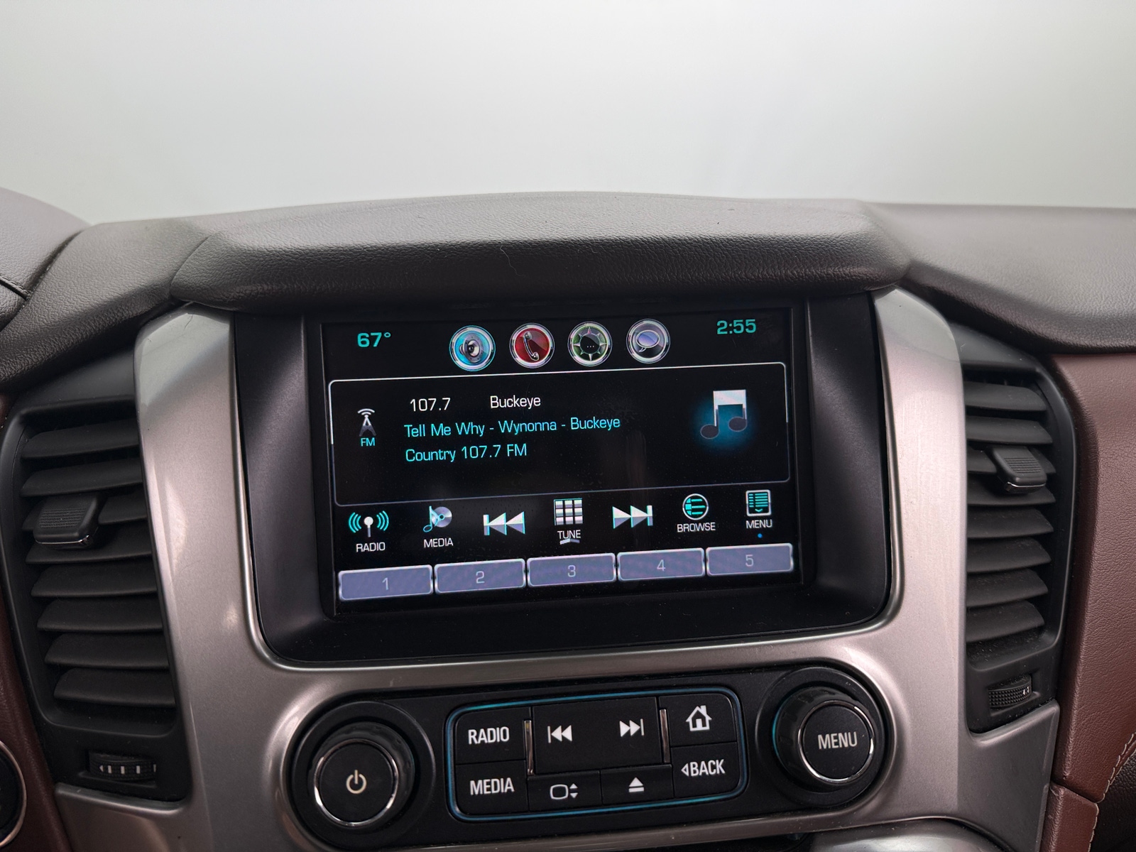 Thumbnail: 2016 Chevrolet Tahoe - 3