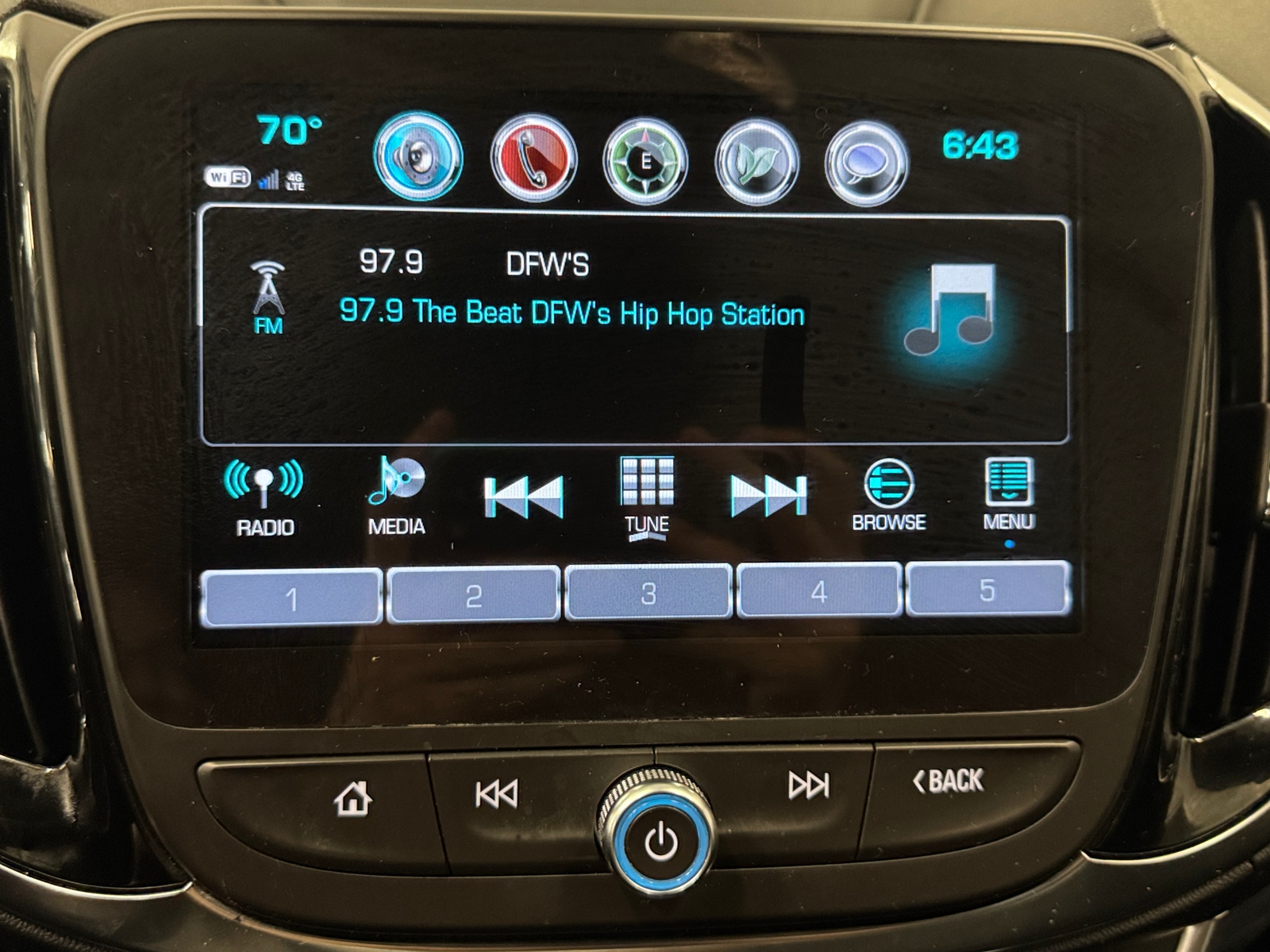 Thumbnail: 2018 Chevrolet Volt - 3