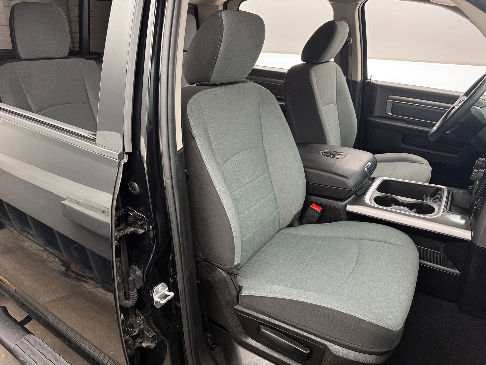 Thumbnail: 2023 RAM 1500 Classic - 2