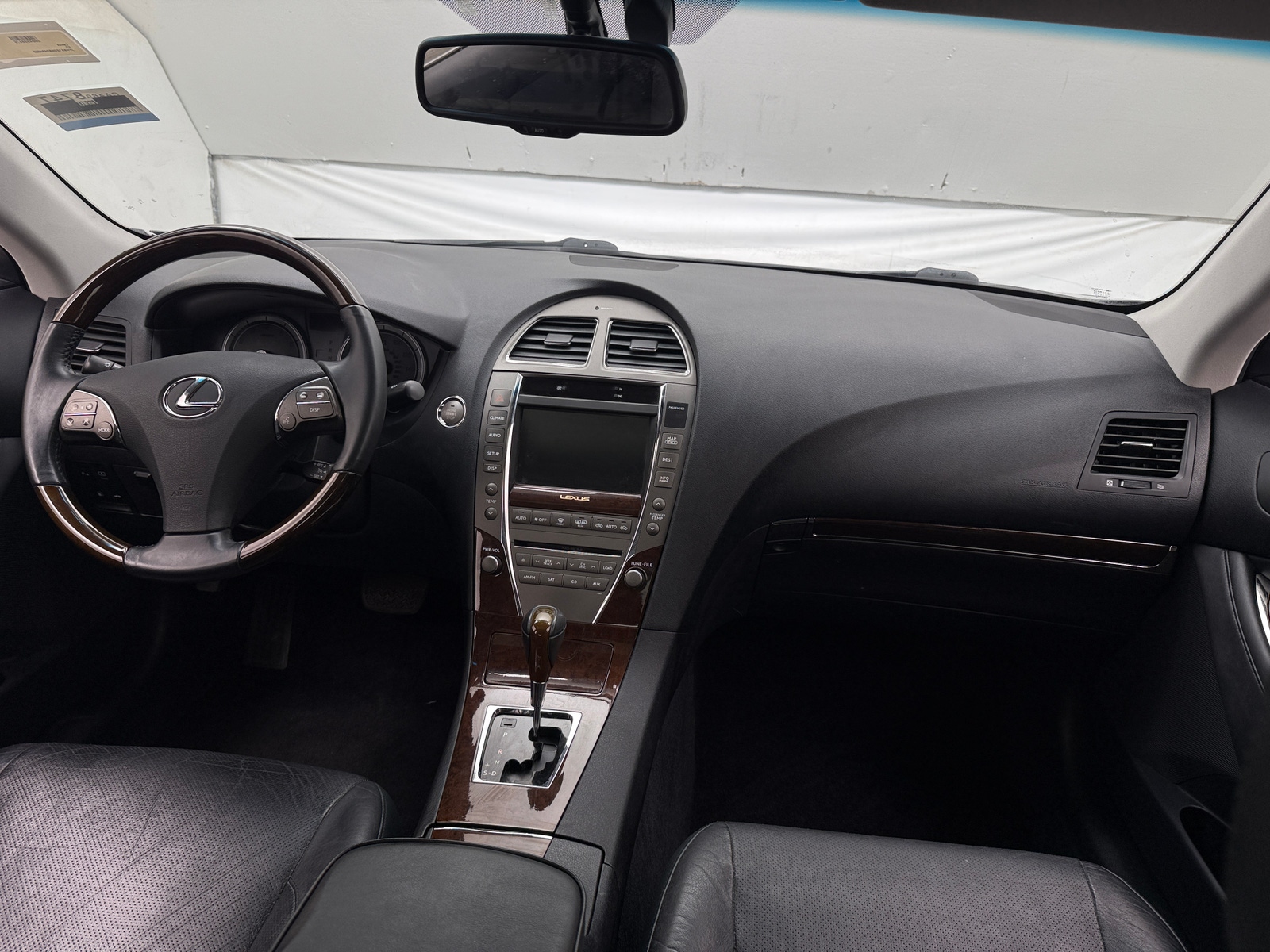 Thumbnail: 2011 Lexus ES - 2